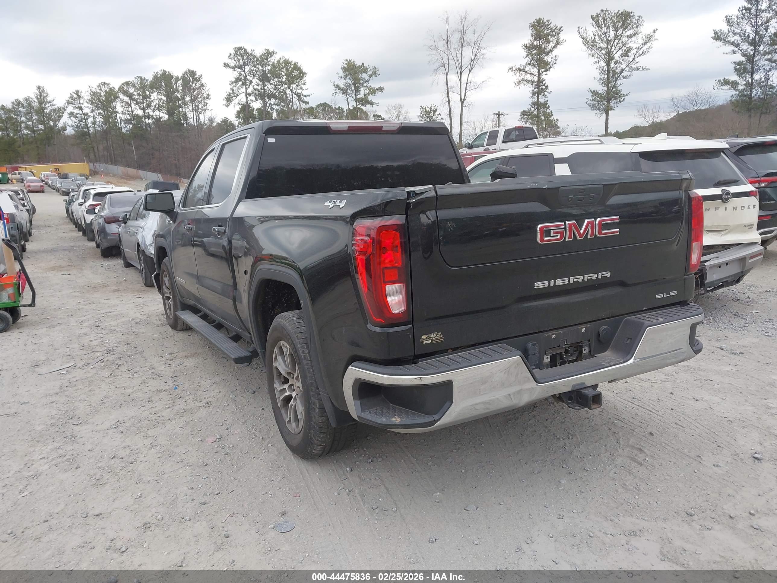 GMC SIERRA image 3