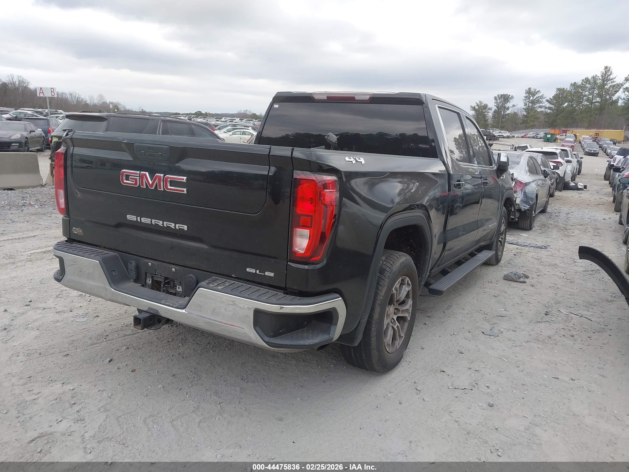 GMC SIERRA image 4