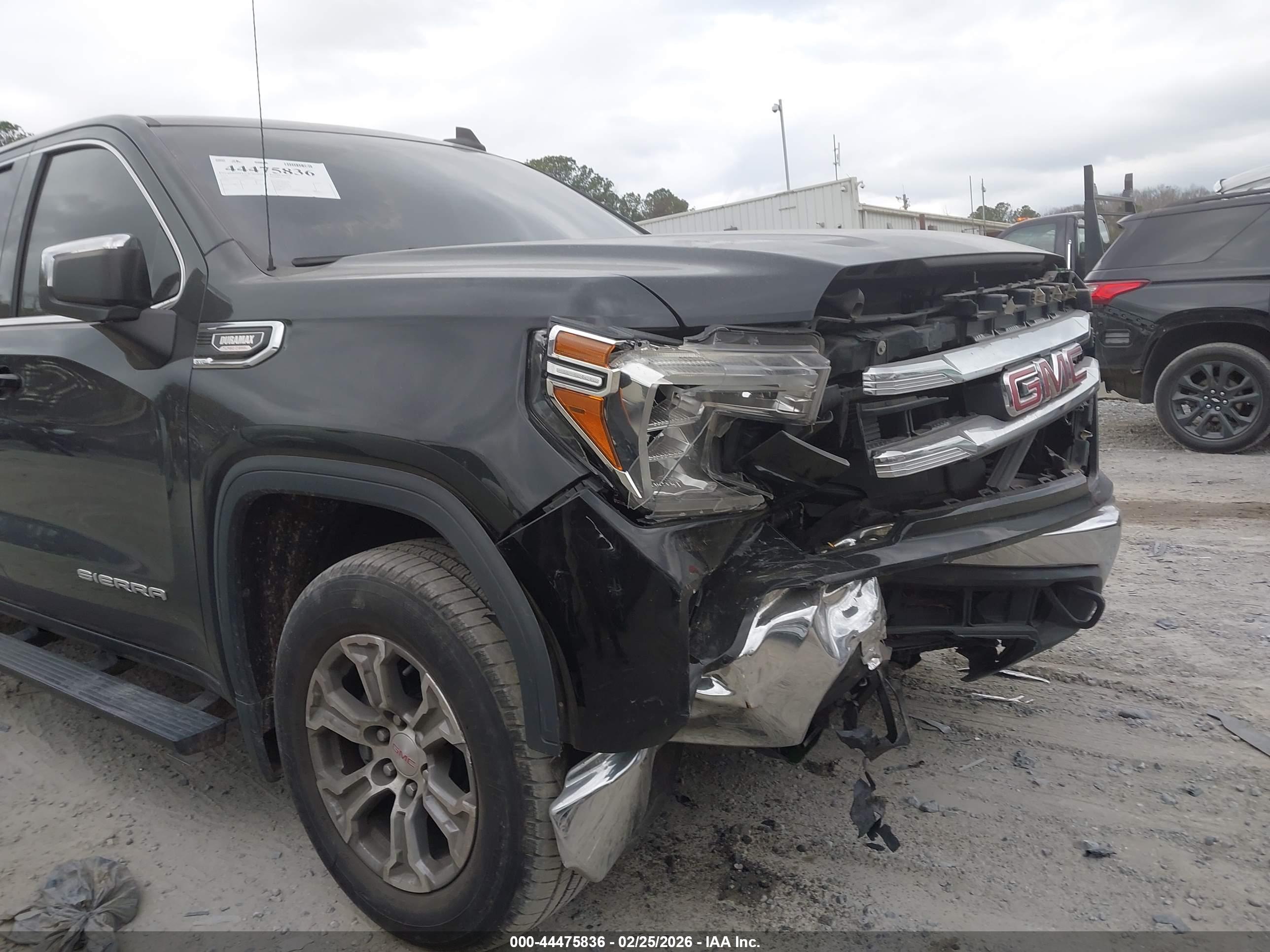 GMC SIERRA image 6