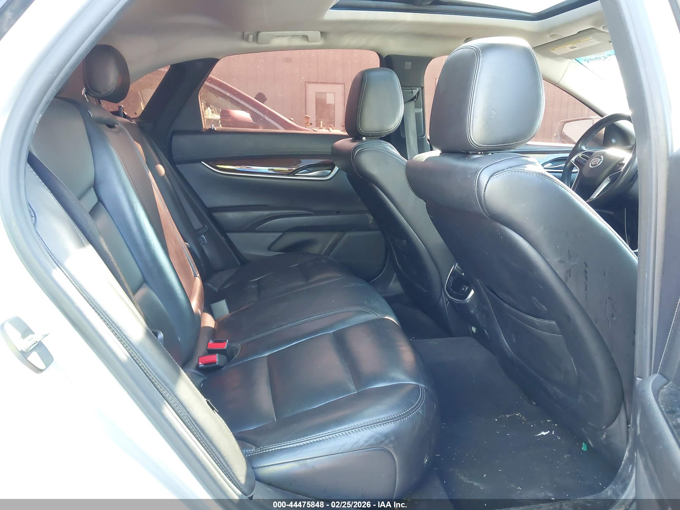 CADILLAC XTS image 8