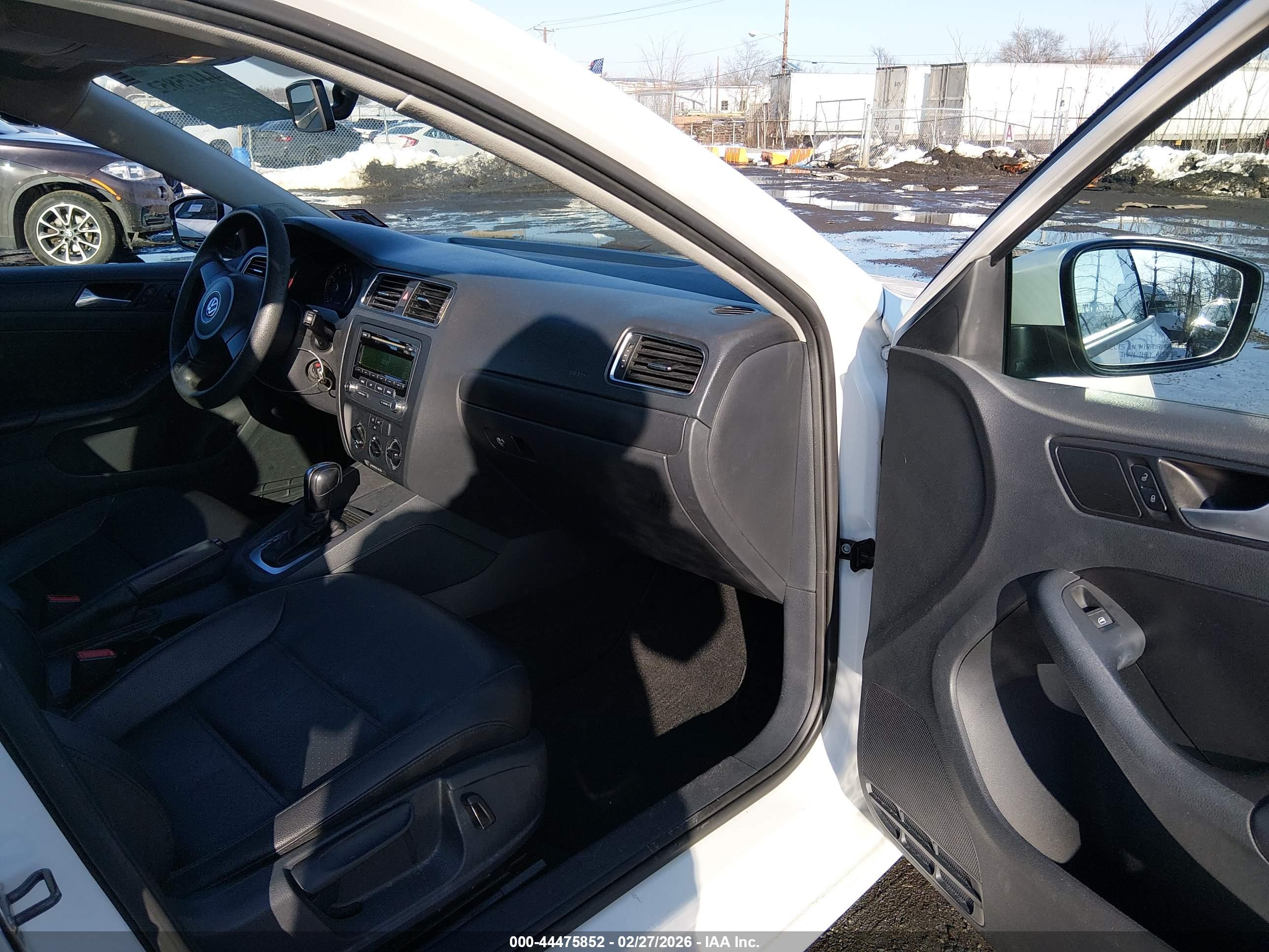 VOLKSWAGEN JETTA image 5