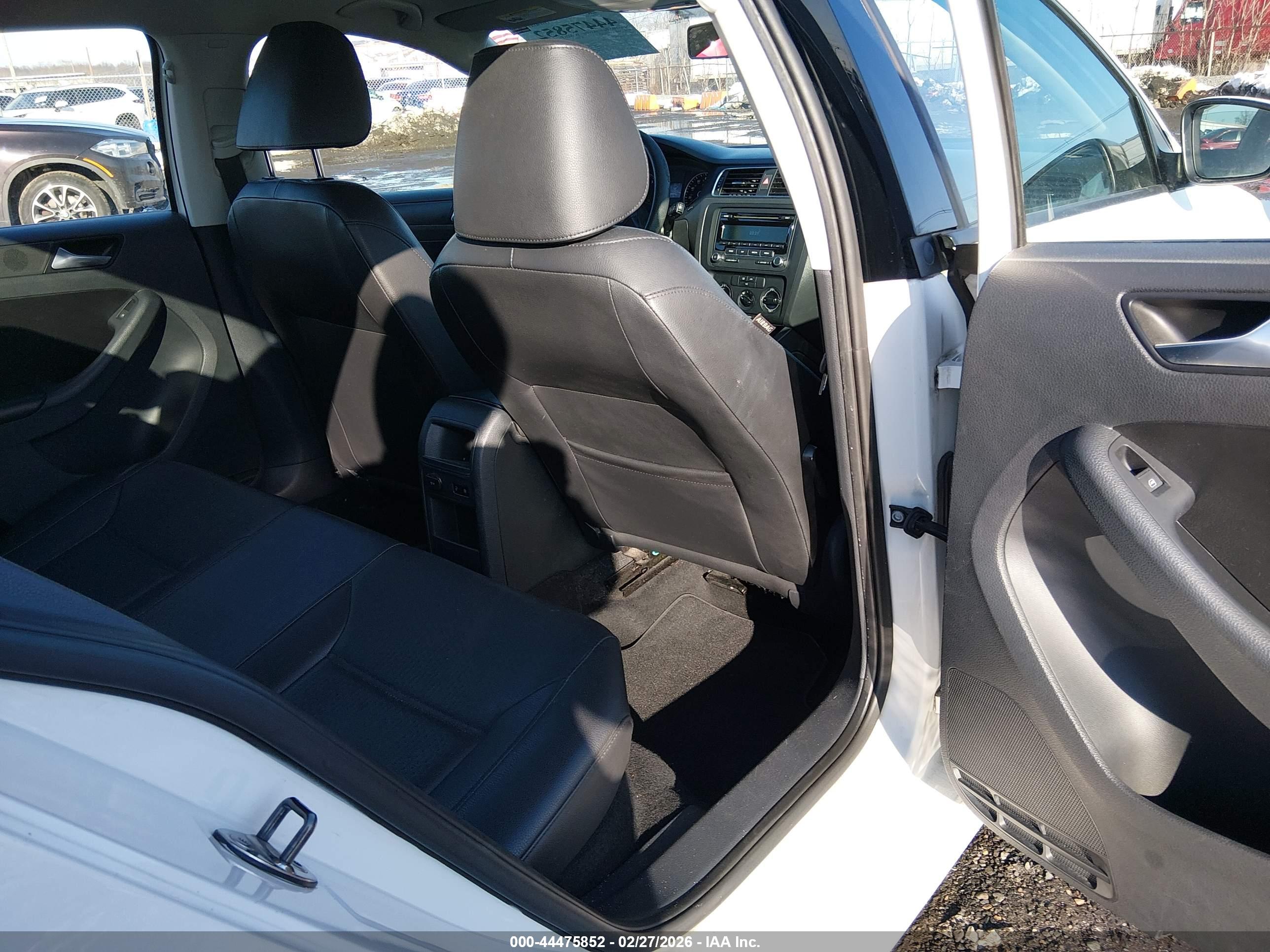 VOLKSWAGEN JETTA image 8