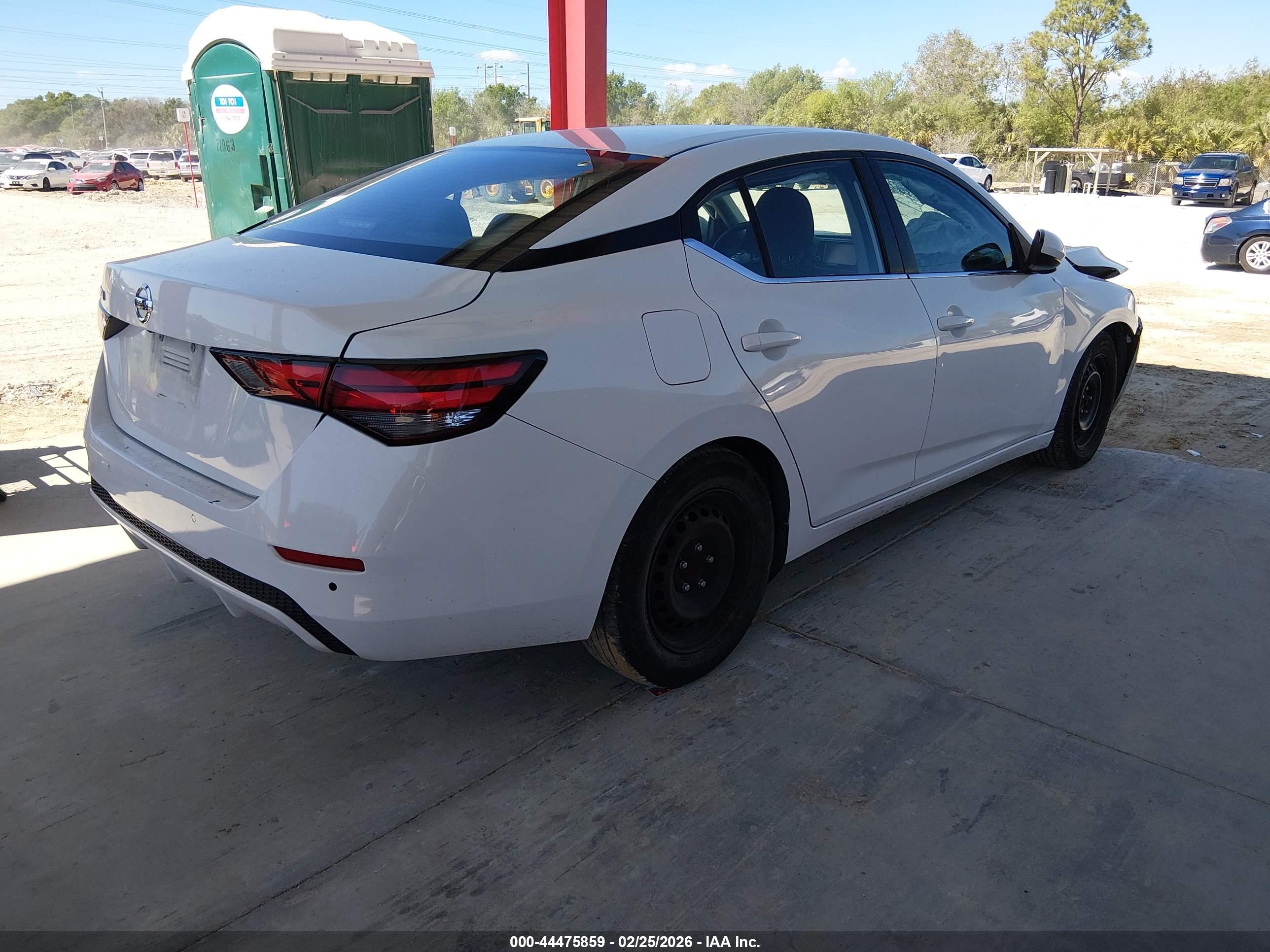 NISSAN SENTRA image 4