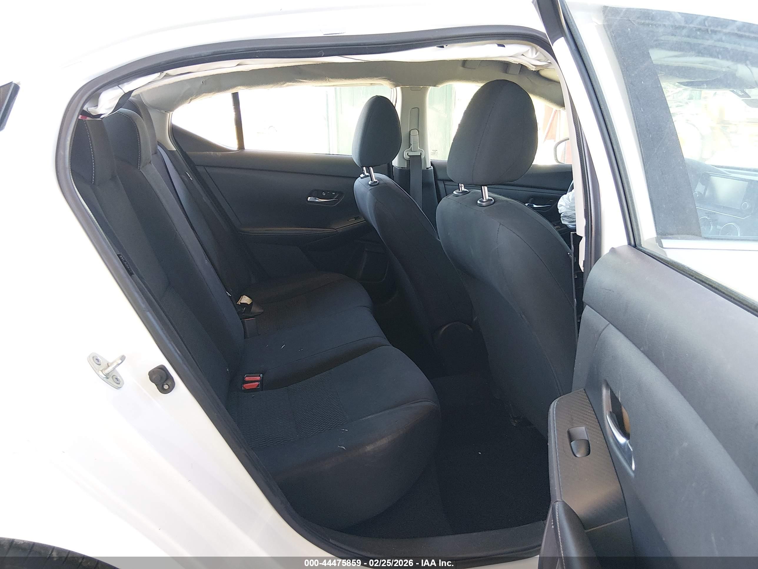 NISSAN SENTRA image 8