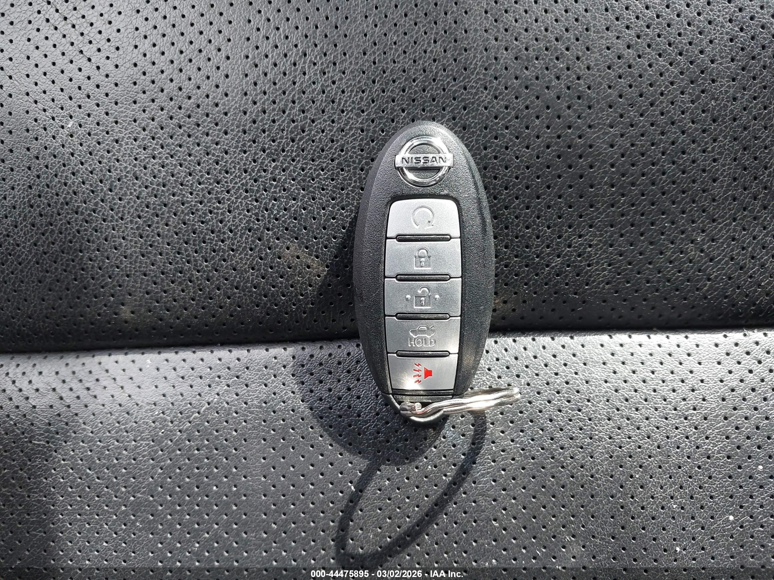 NISSAN MAXIMA image 11