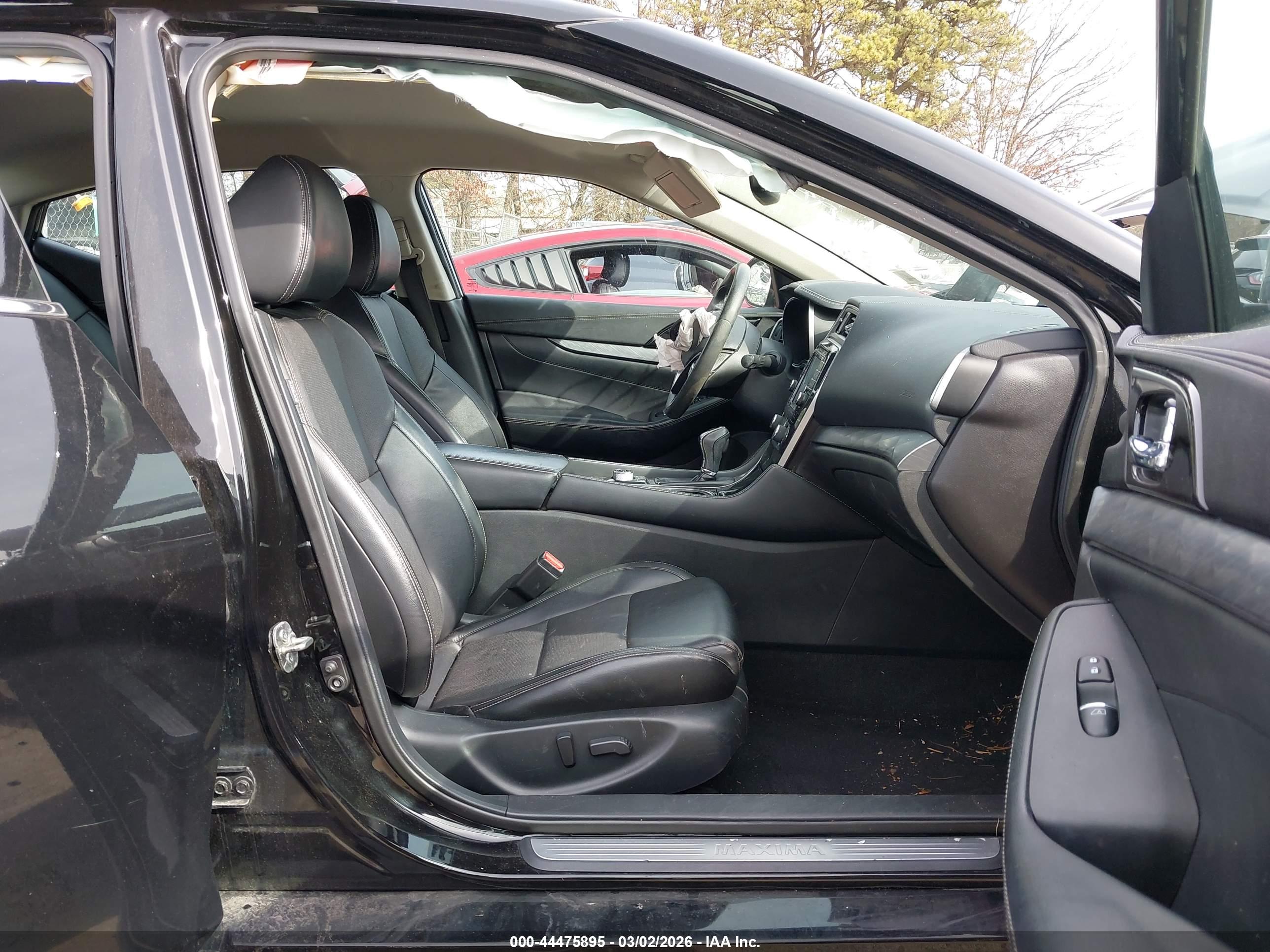 NISSAN MAXIMA image 5