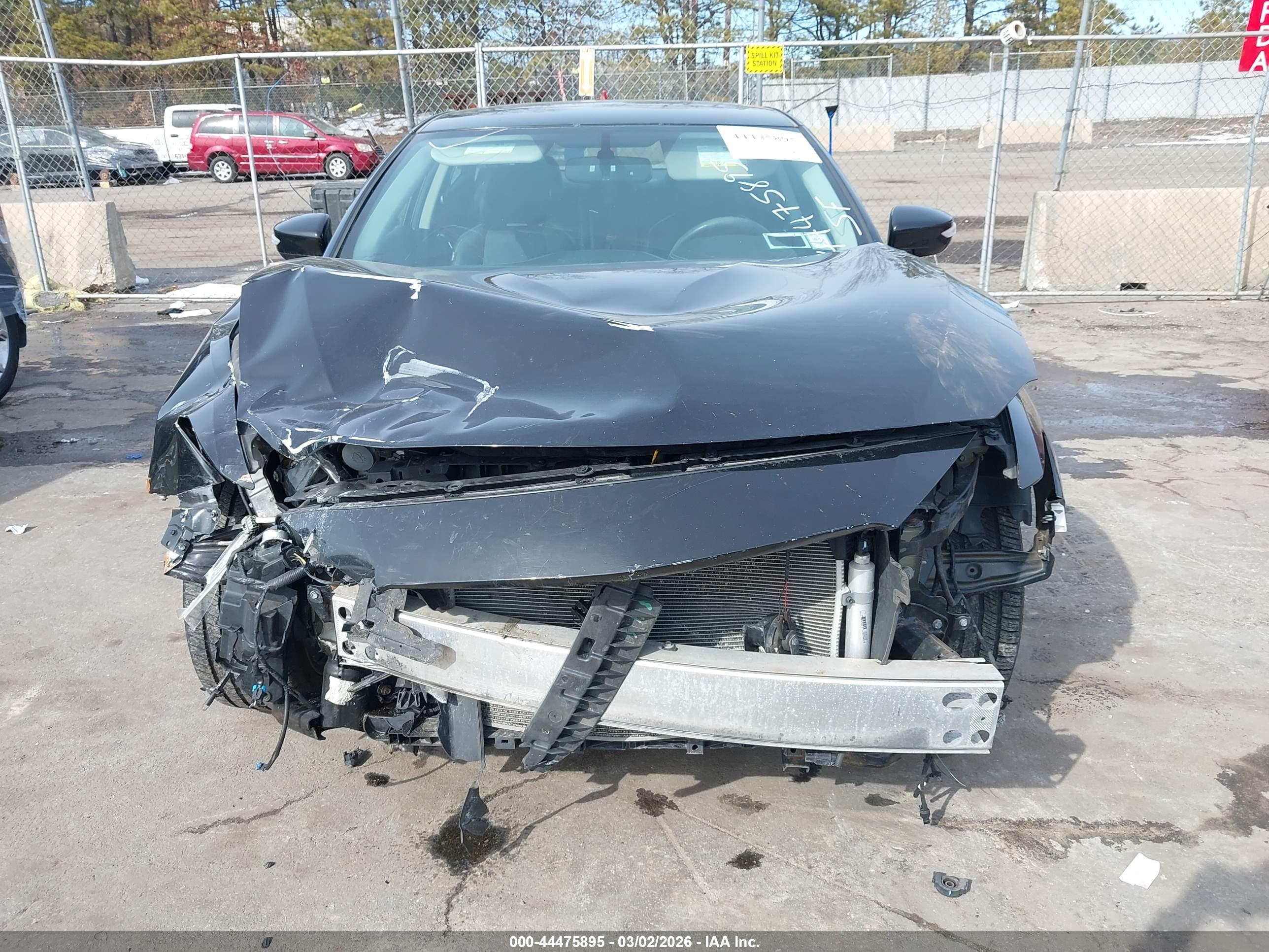 NISSAN MAXIMA image 6