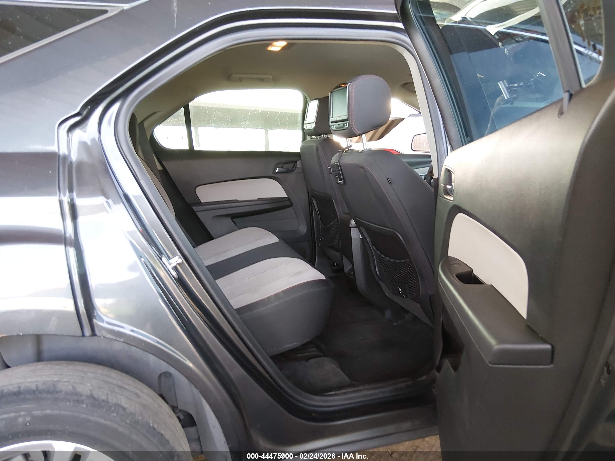 CHEVROLET EQUINOX image 8