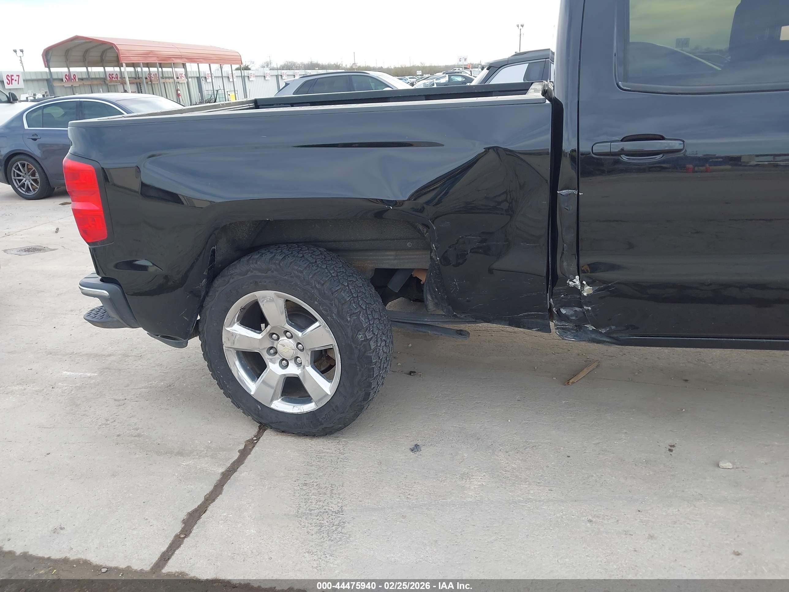 CHEVROLET SILVERADO image 6
