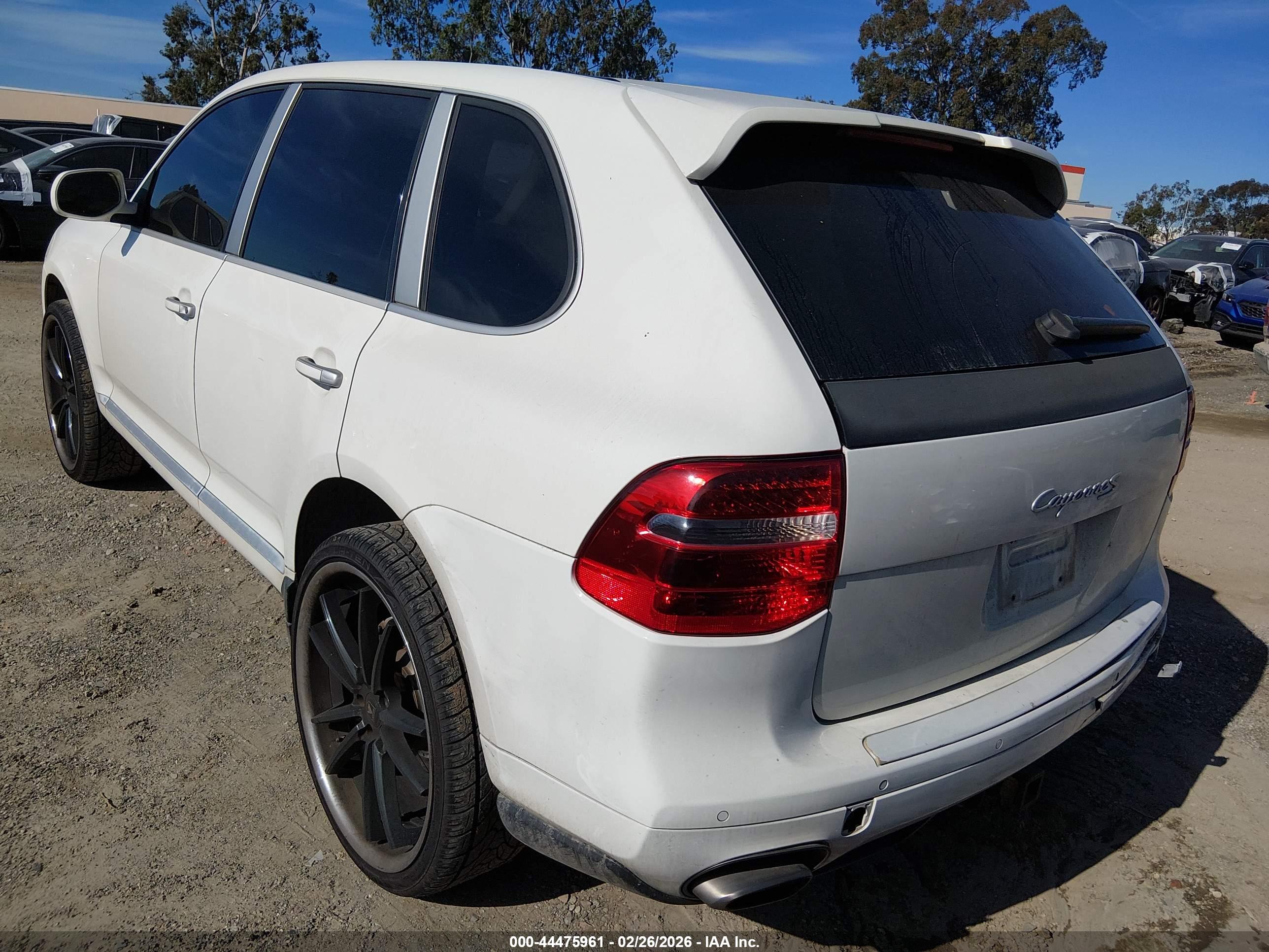 PORSCHE CAYENNE image 3