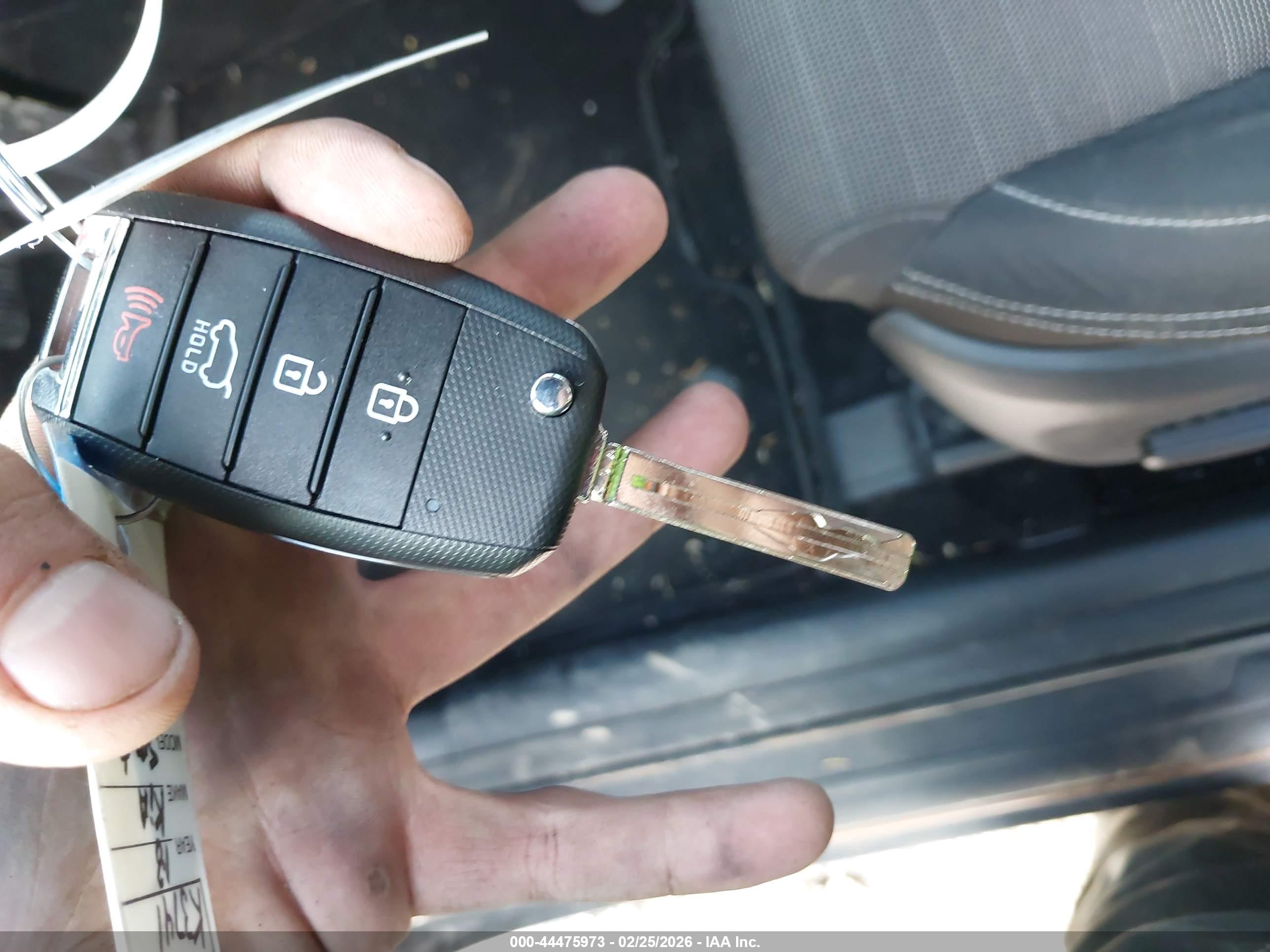 KIA SPORTAGE image 11