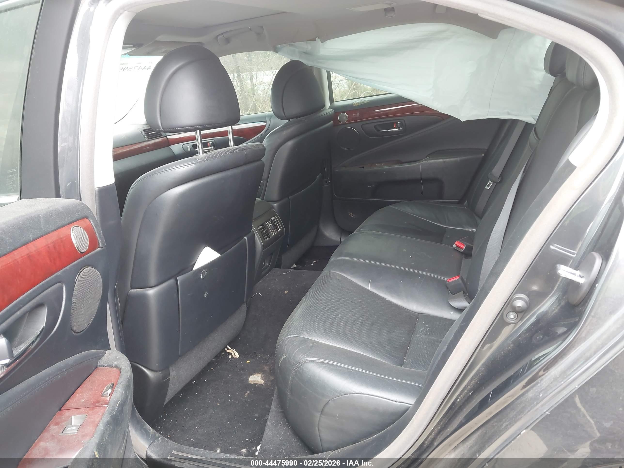 LEXUS LS image 8