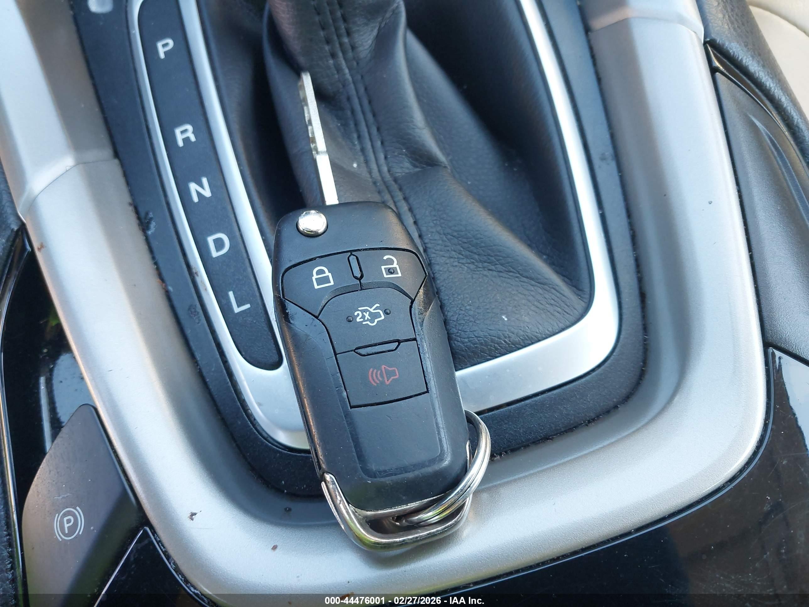 FORD FUSION image 11