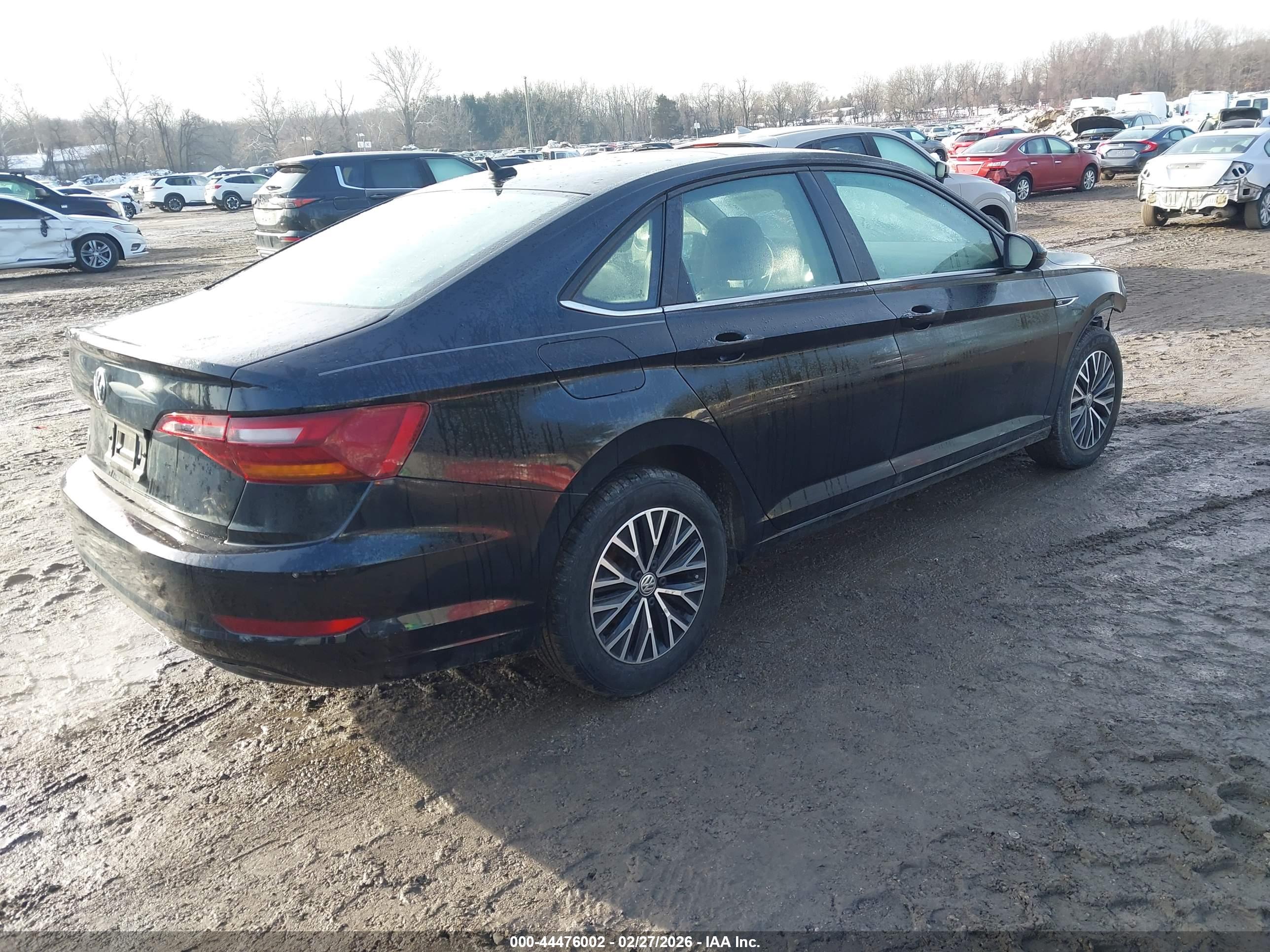 VOLKSWAGEN JETTA image 4