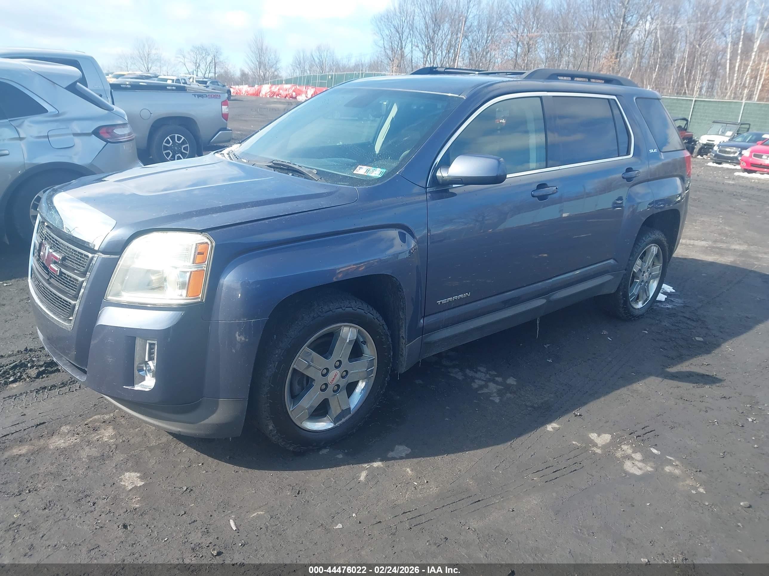 GMC TERRAIN image 2