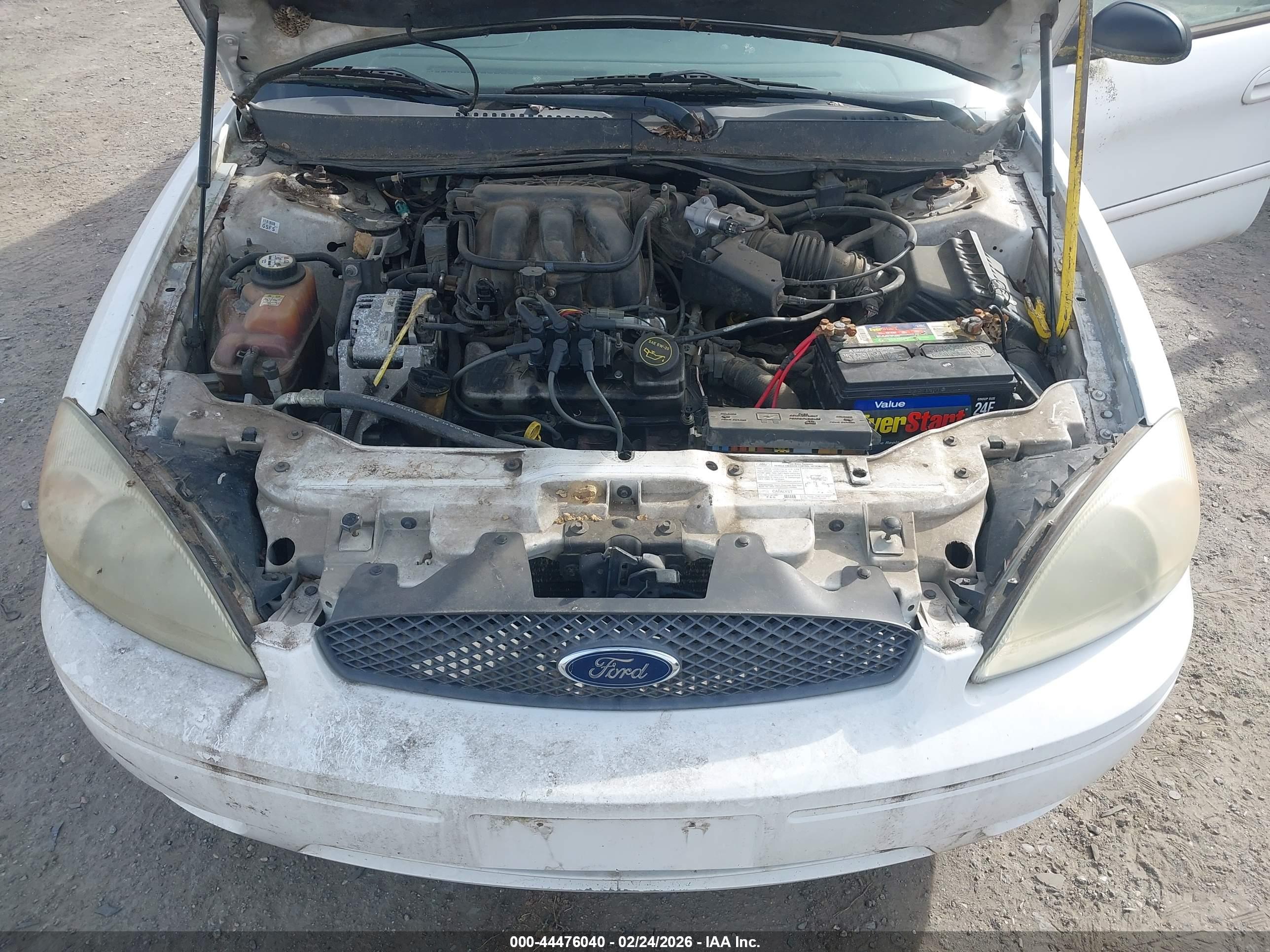 FORD TAURUS image 10