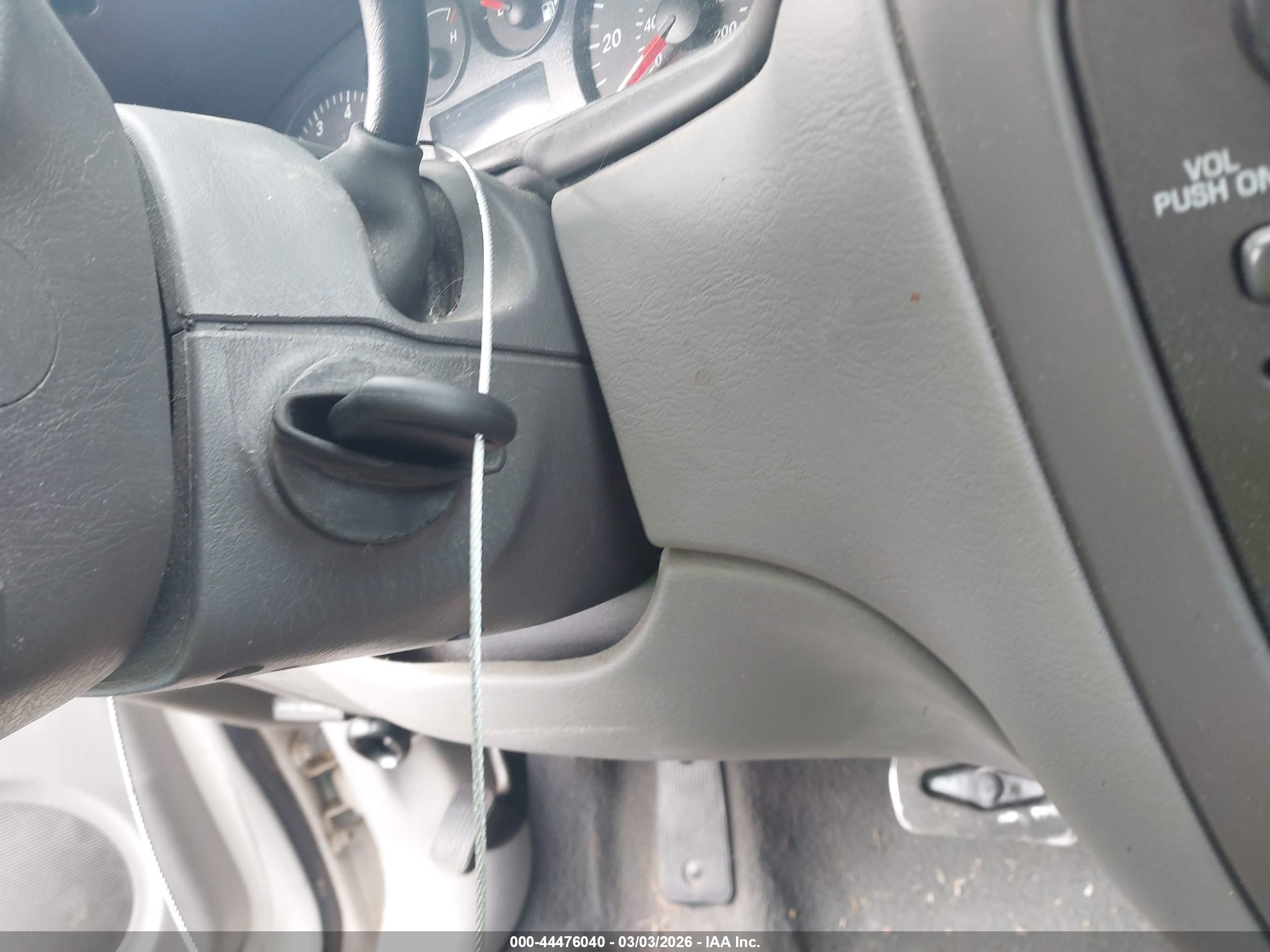 FORD TAURUS image 11