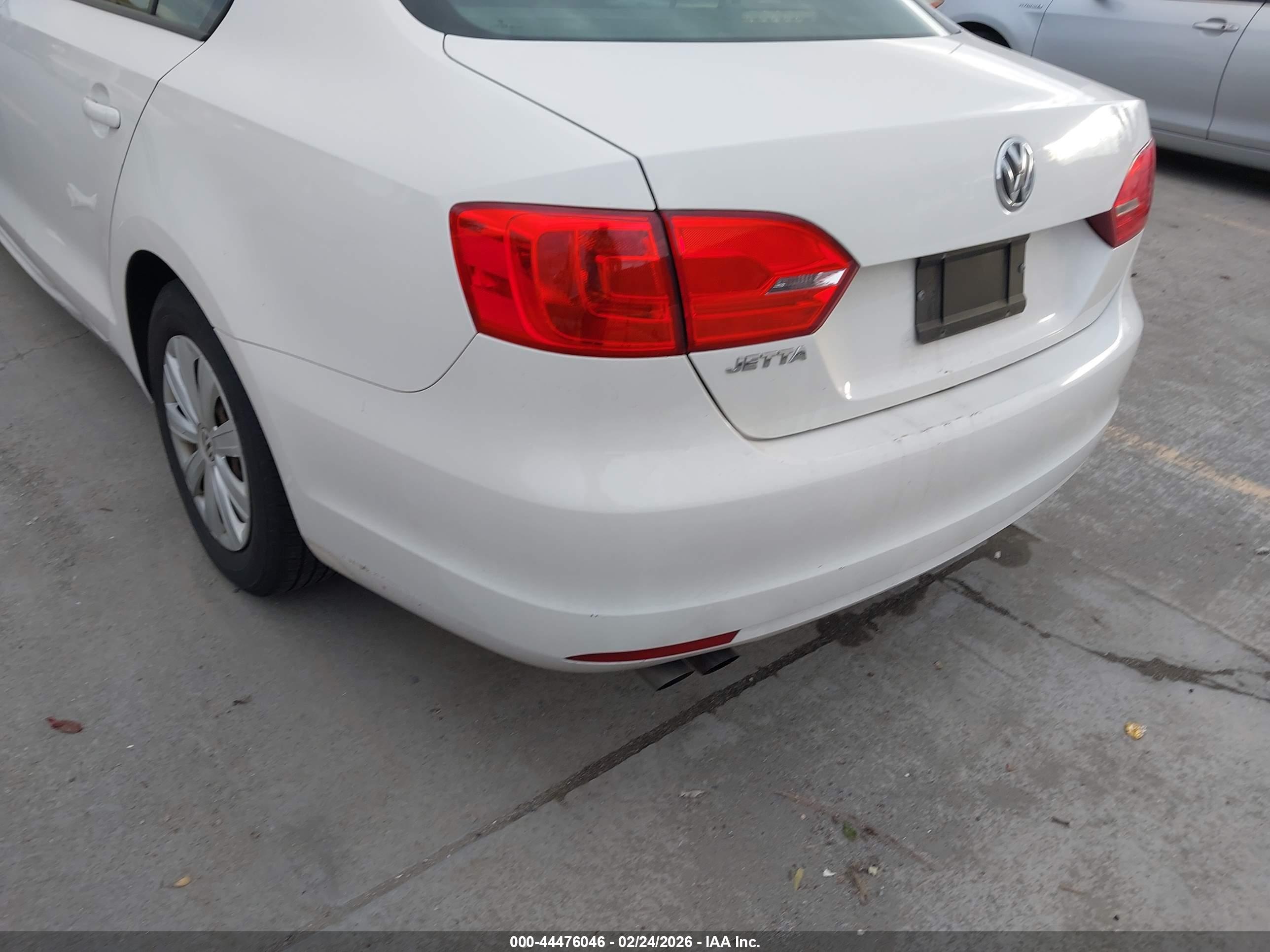VOLKSWAGEN JETTA image 6