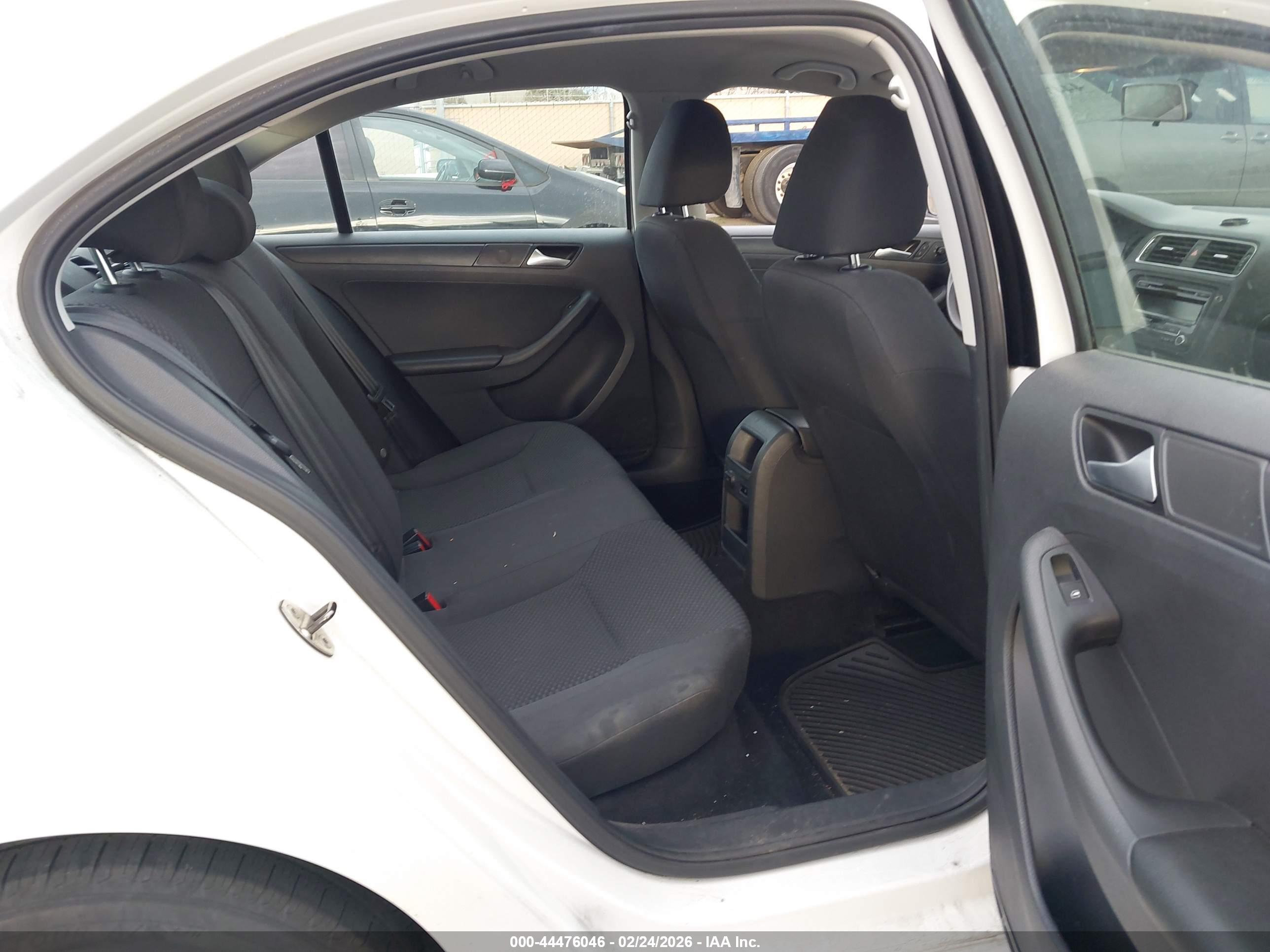 VOLKSWAGEN JETTA image 8