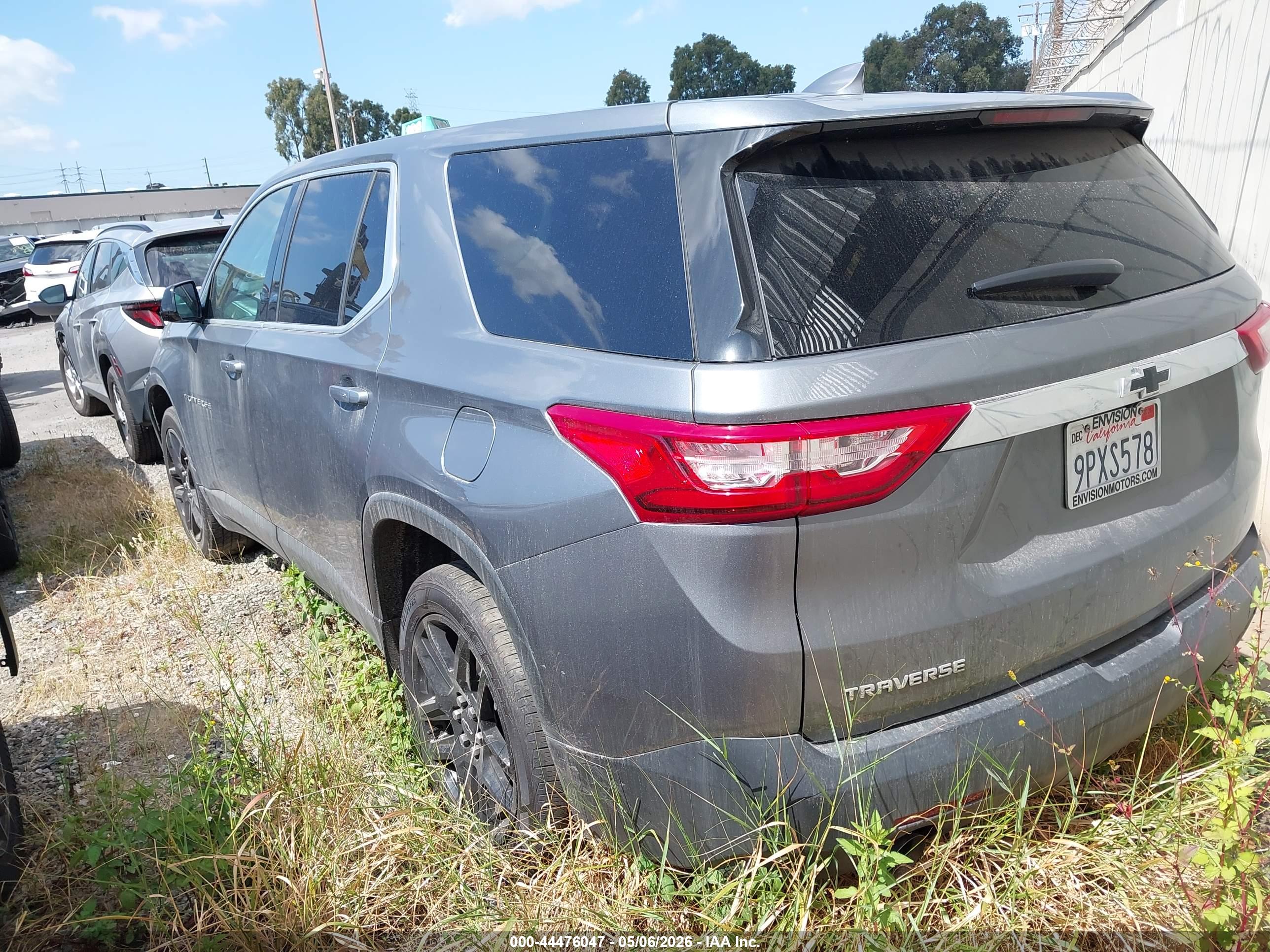 CHEVROLET TRAVERSE image 3