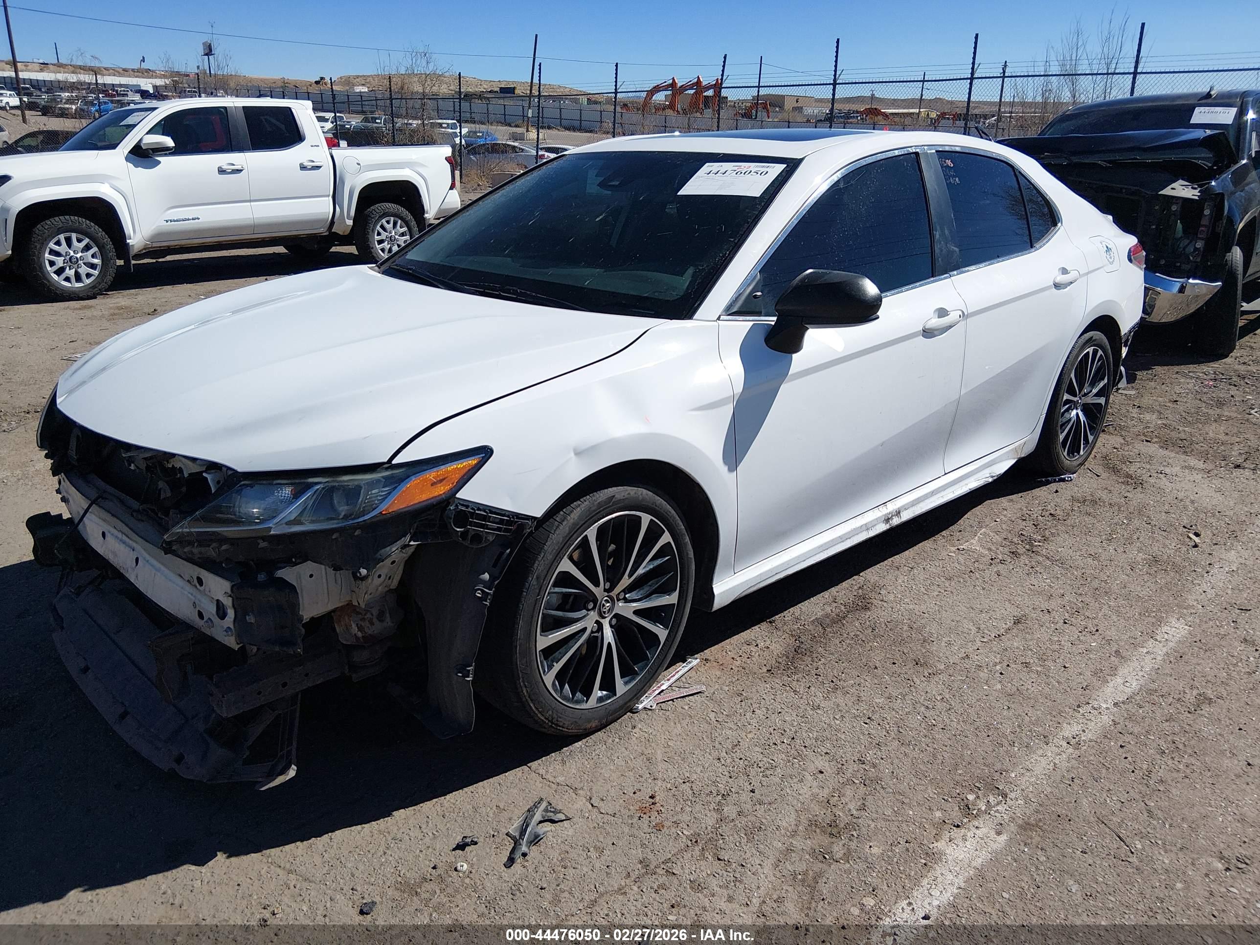 TOYOTA CAMRY image 2
