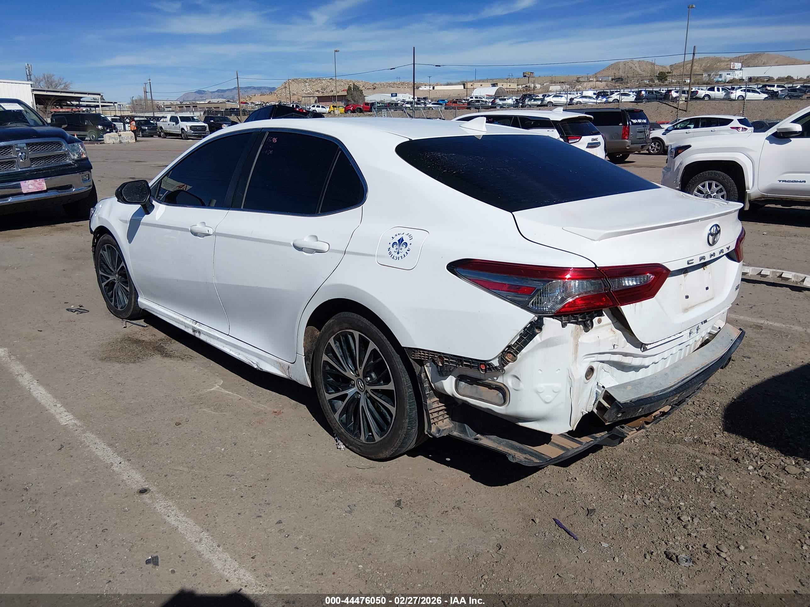 TOYOTA CAMRY image 3