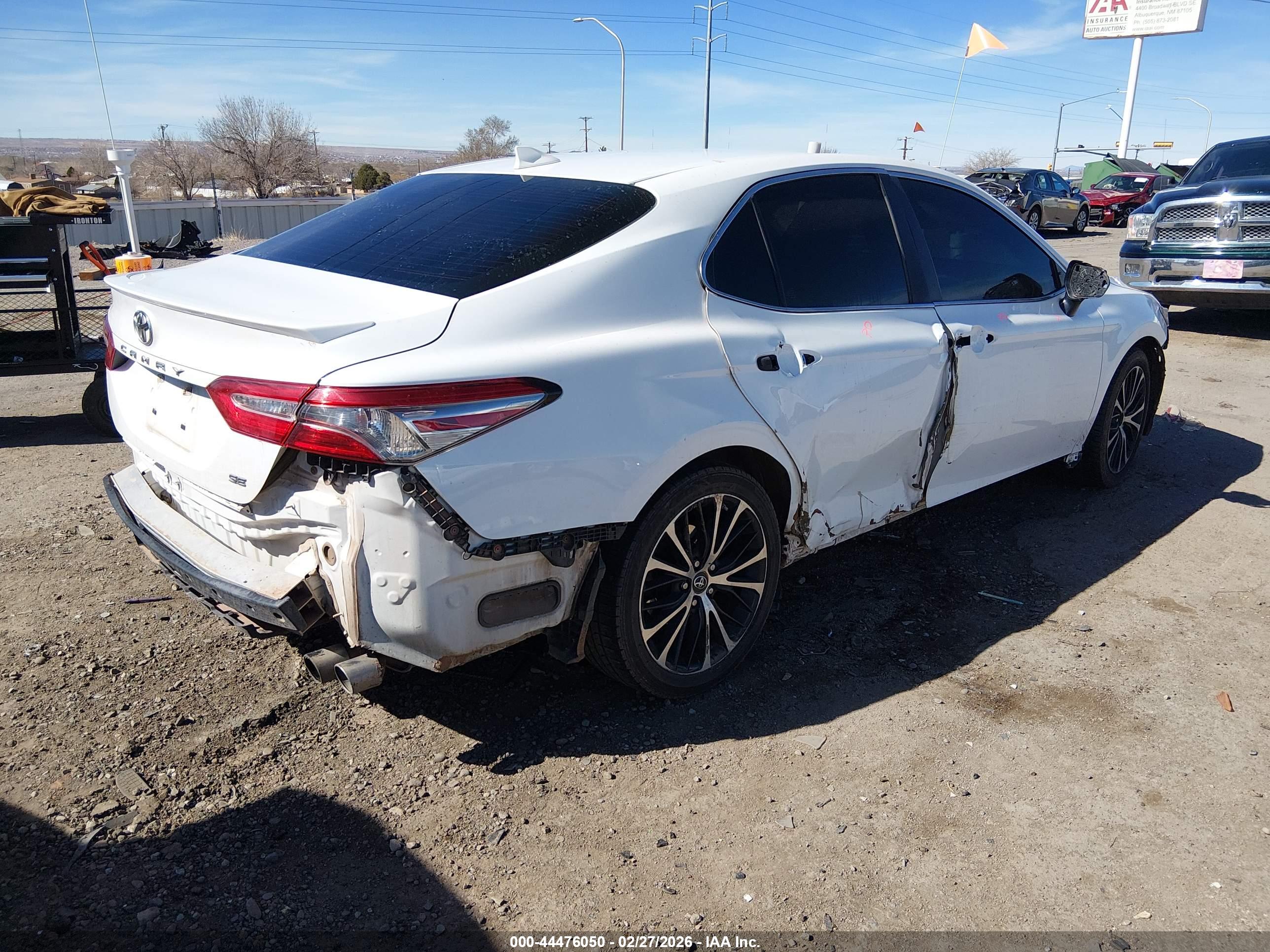 TOYOTA CAMRY image 4