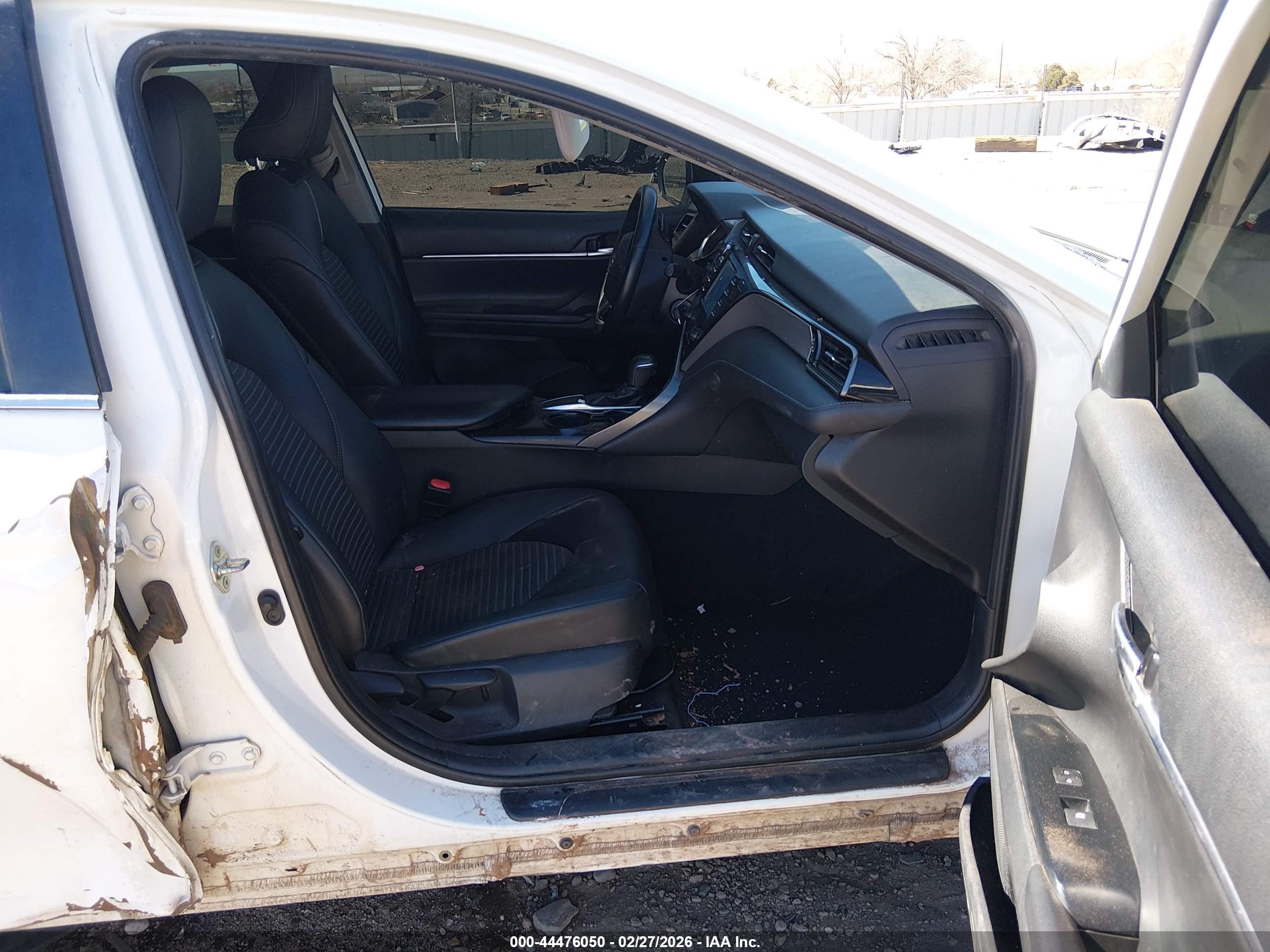 TOYOTA CAMRY image 5
