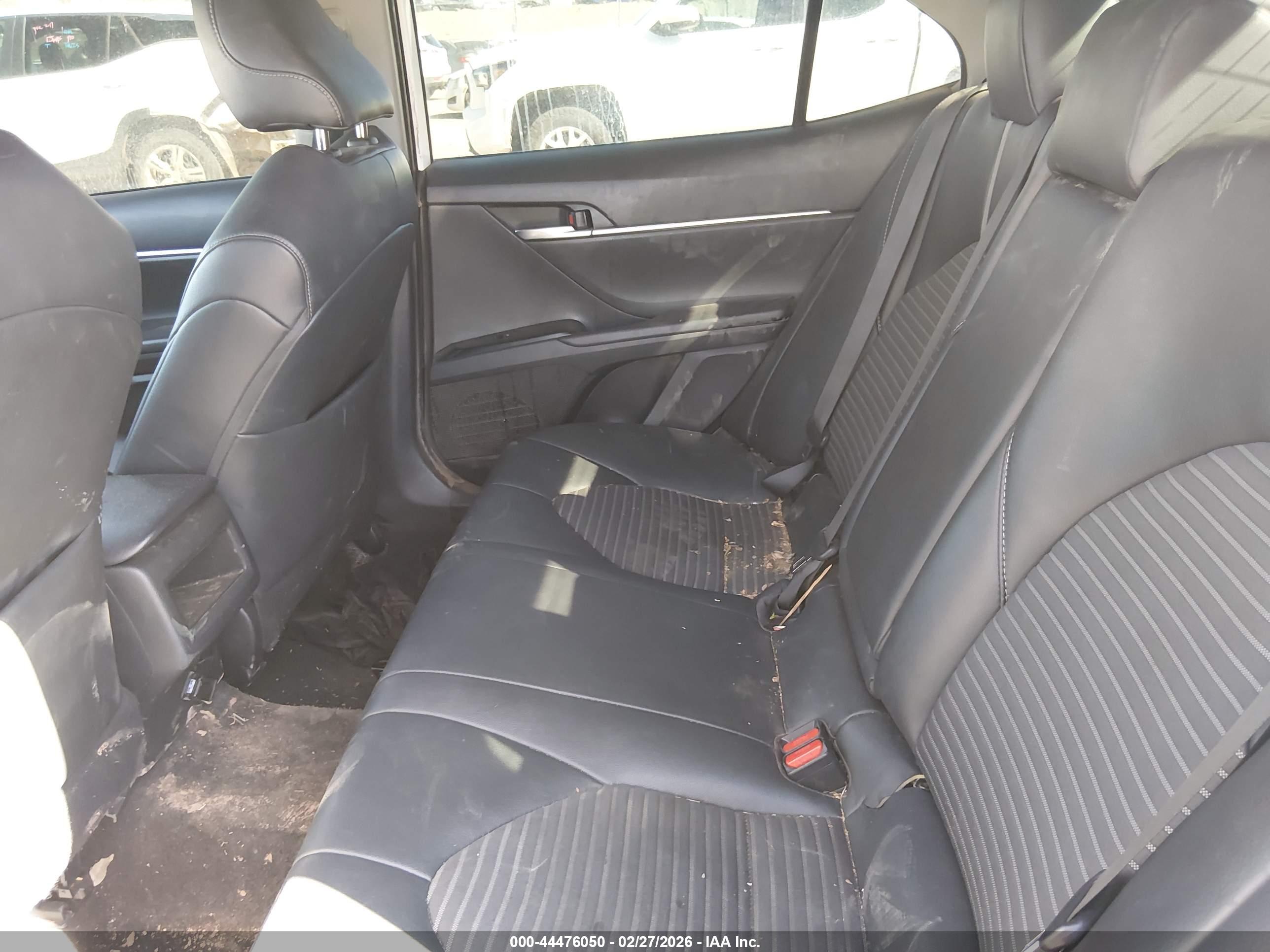 TOYOTA CAMRY image 8