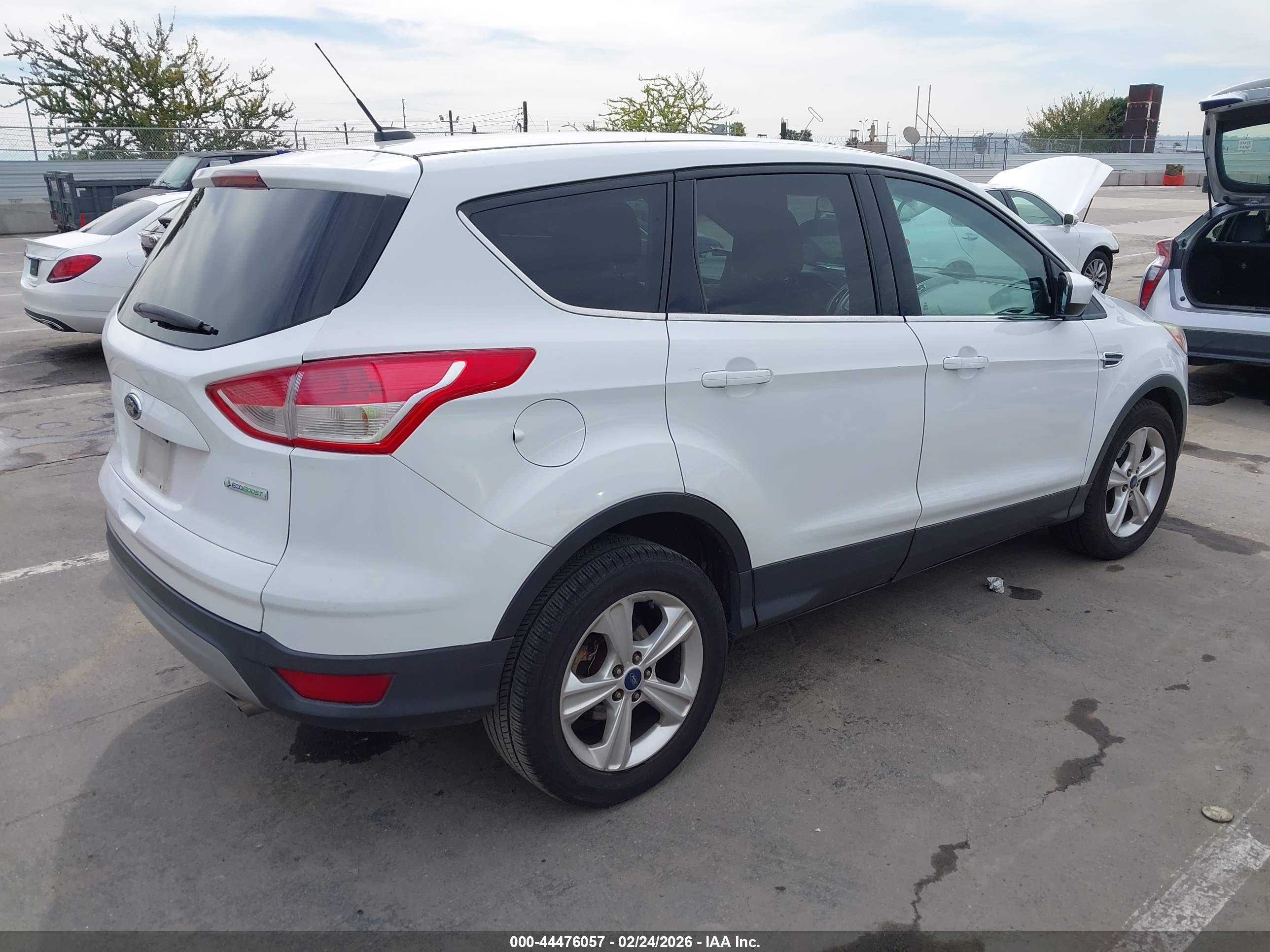 FORD ESCAPE image 4