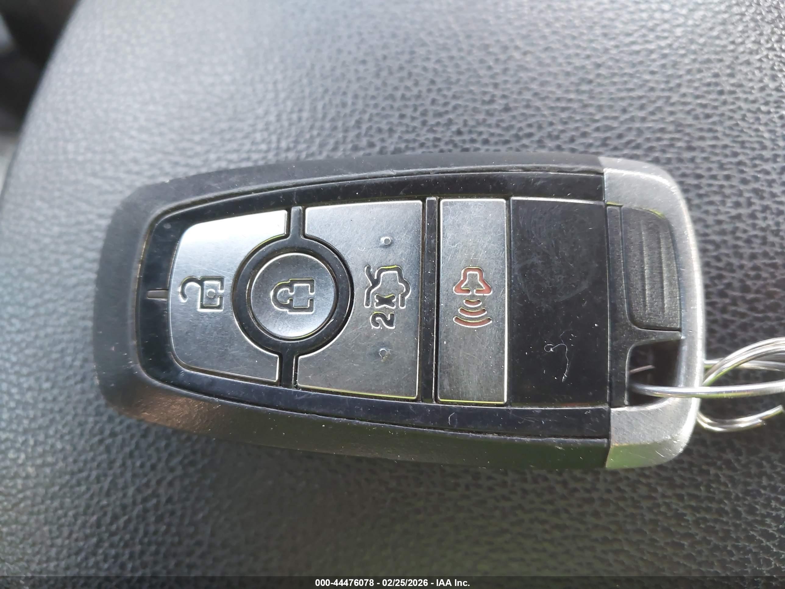 FORD FUSION image 11