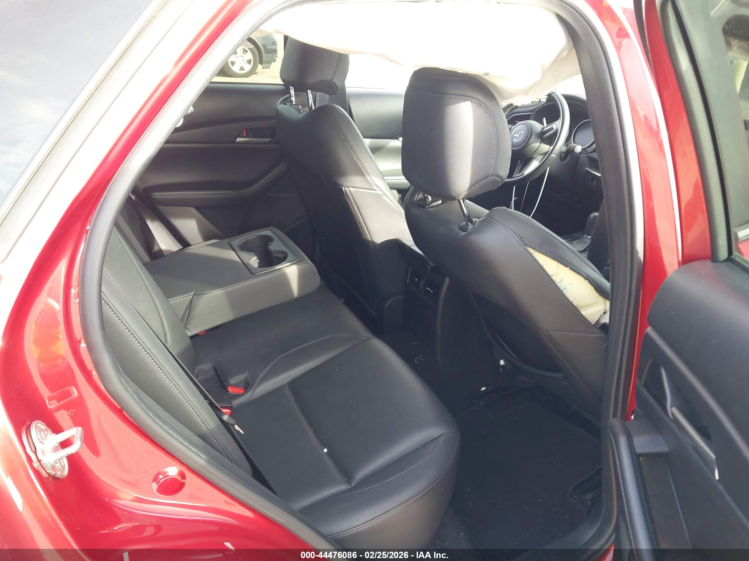MAZDA CX-30 image 8