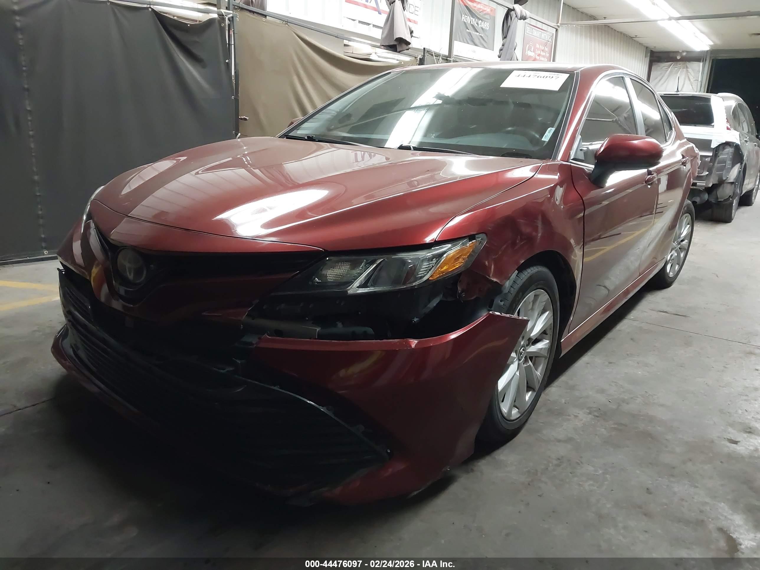 TOYOTA CAMRY image 2