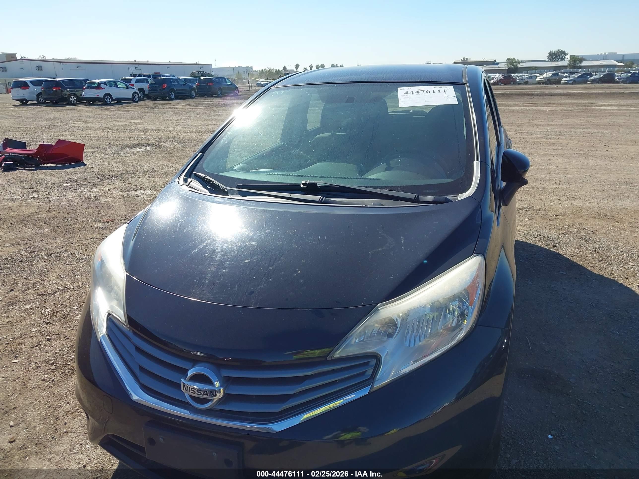NISSAN VERSA image 6
