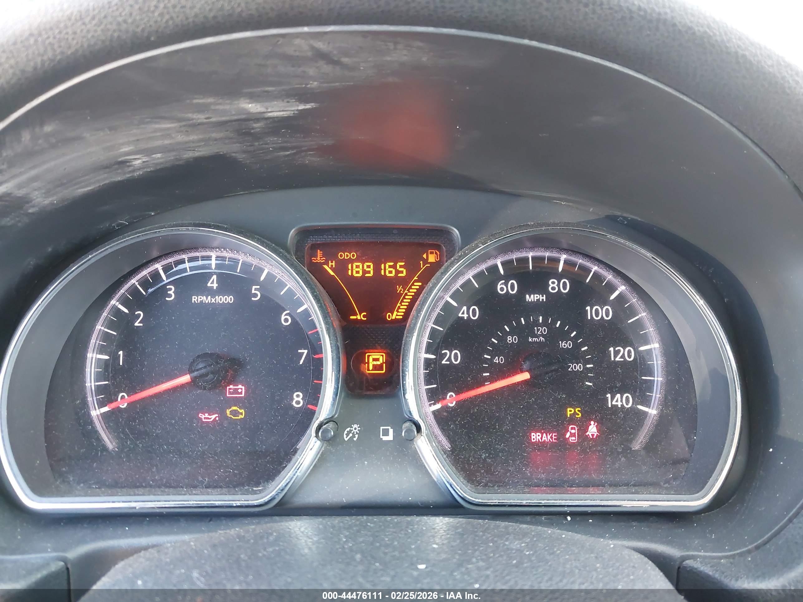 NISSAN VERSA image 7