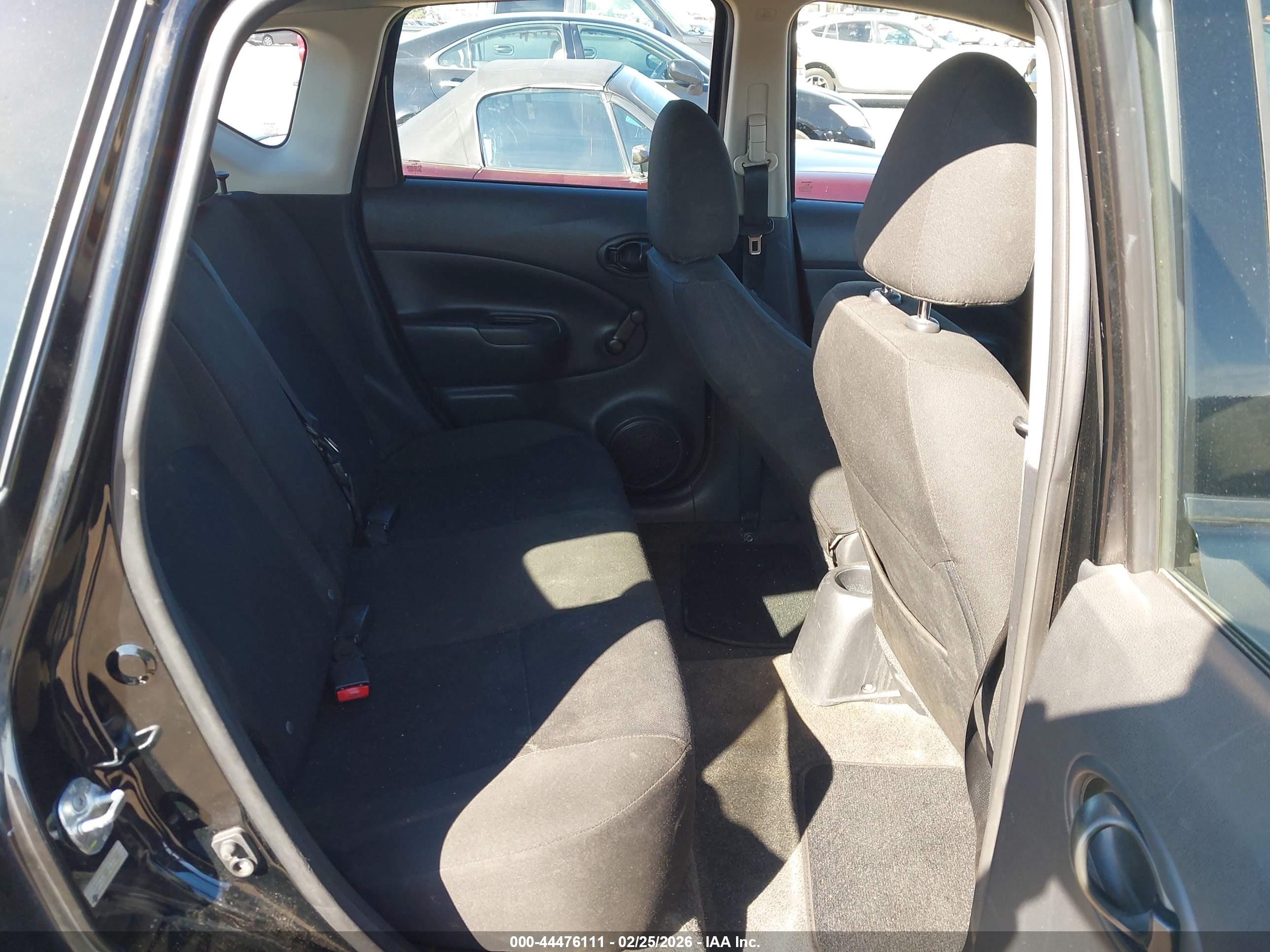 NISSAN VERSA image 8