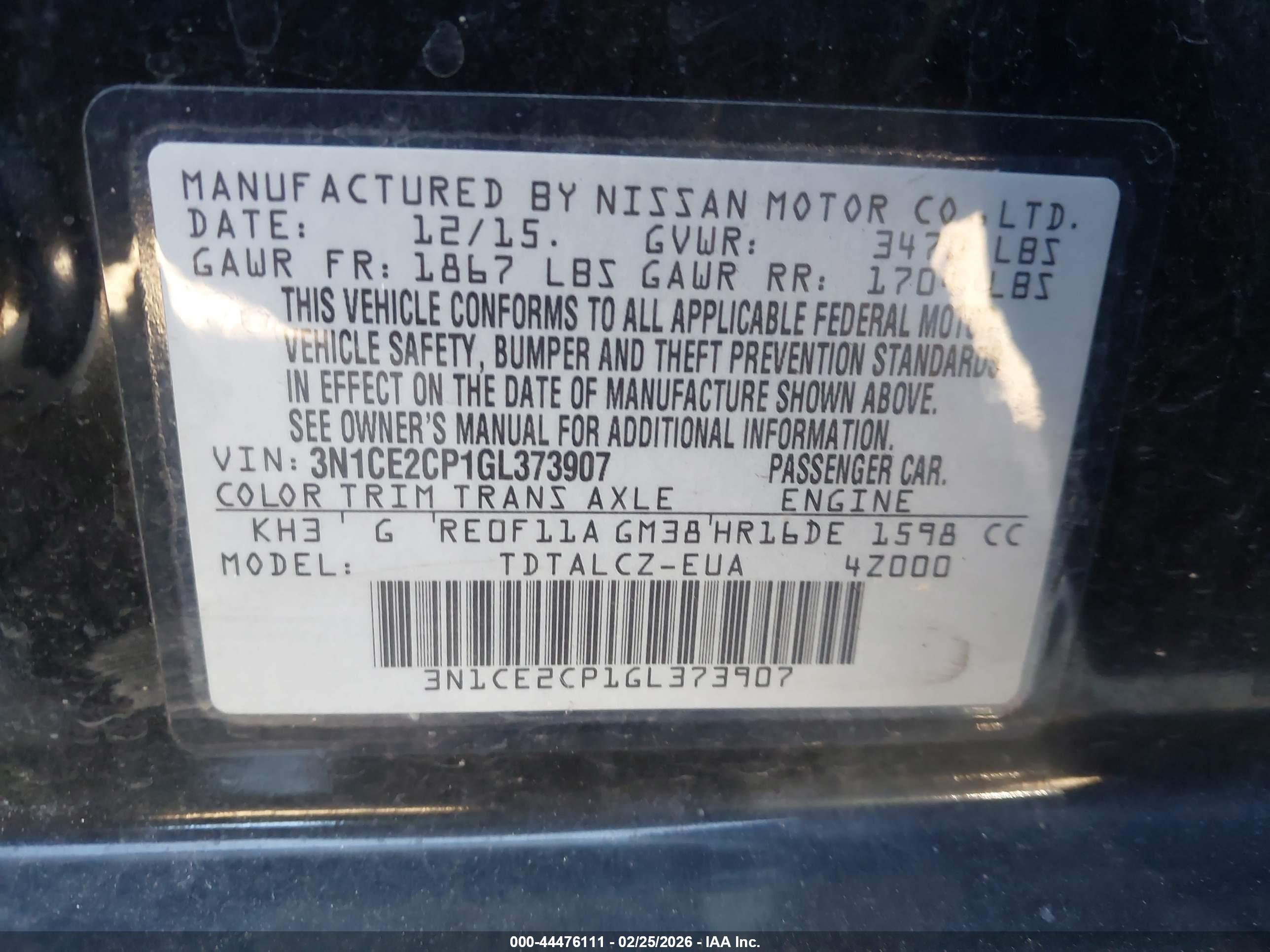 NISSAN VERSA image 9