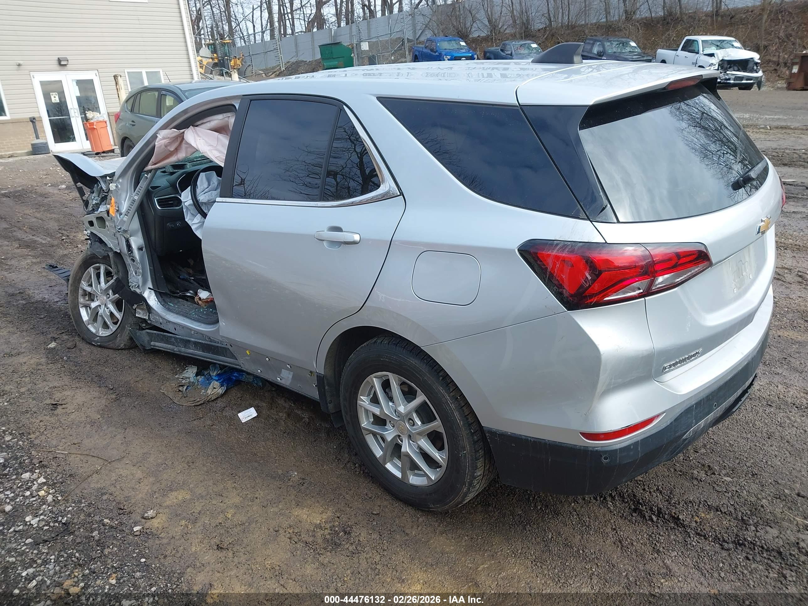 CHEVROLET EQUINOX image 3