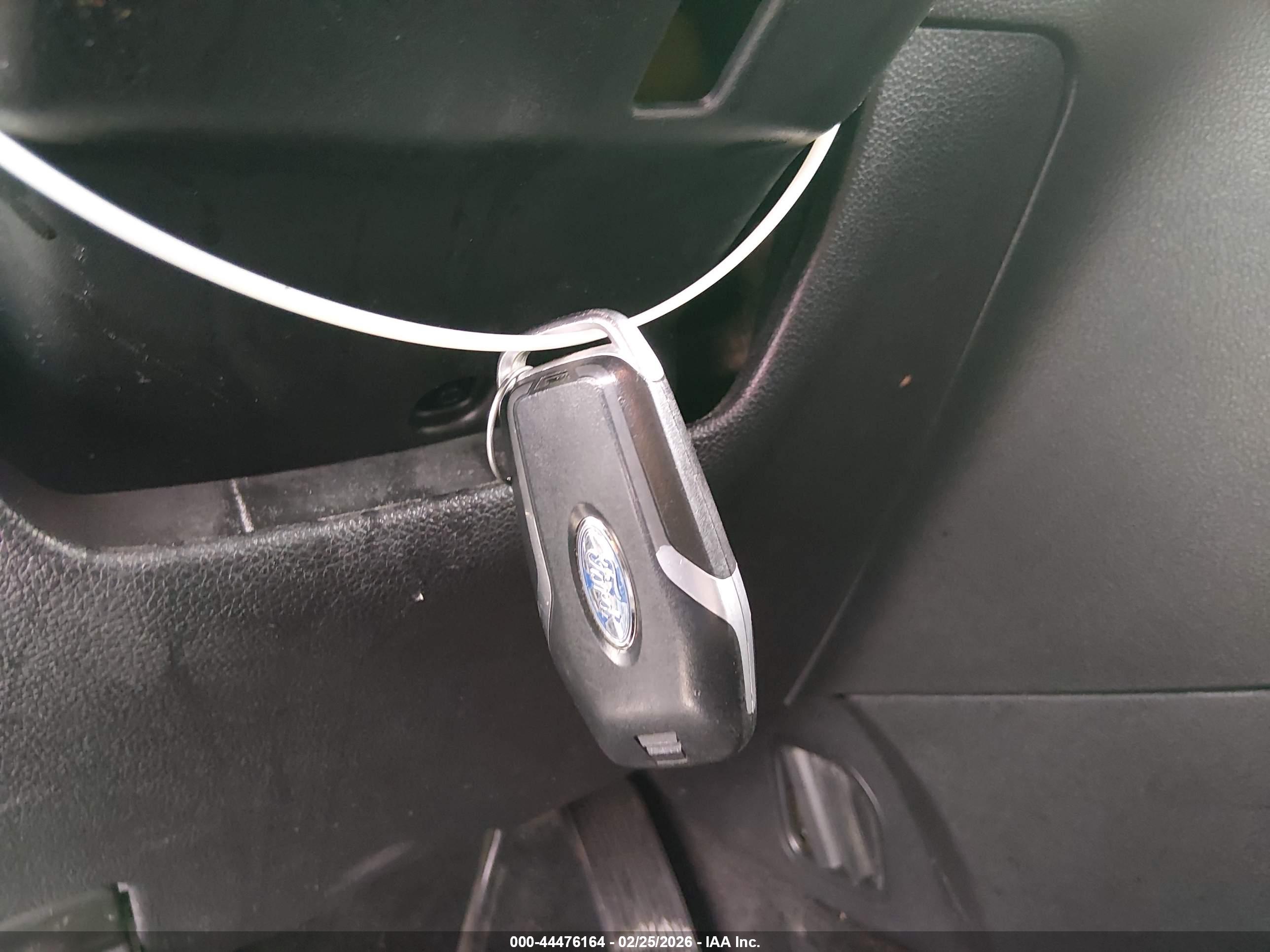 FORD EXPLORER image 11