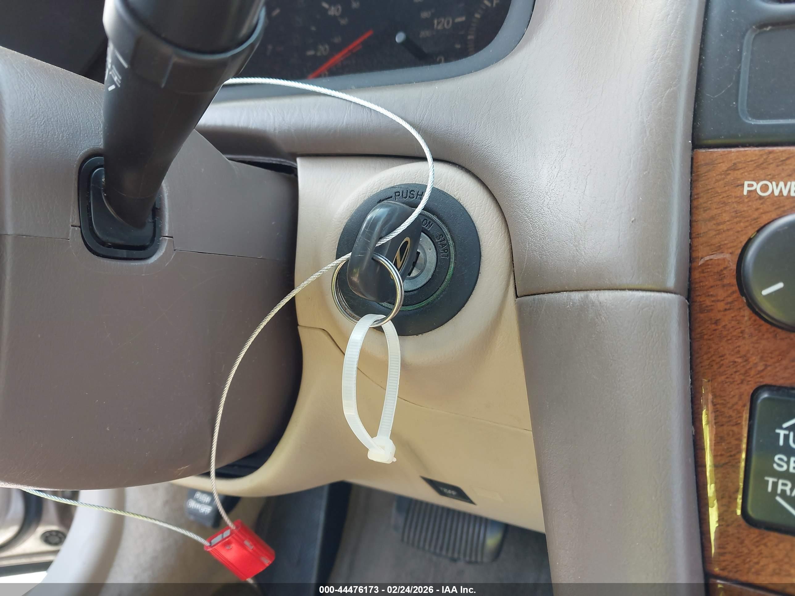 LEXUS ES image 11
