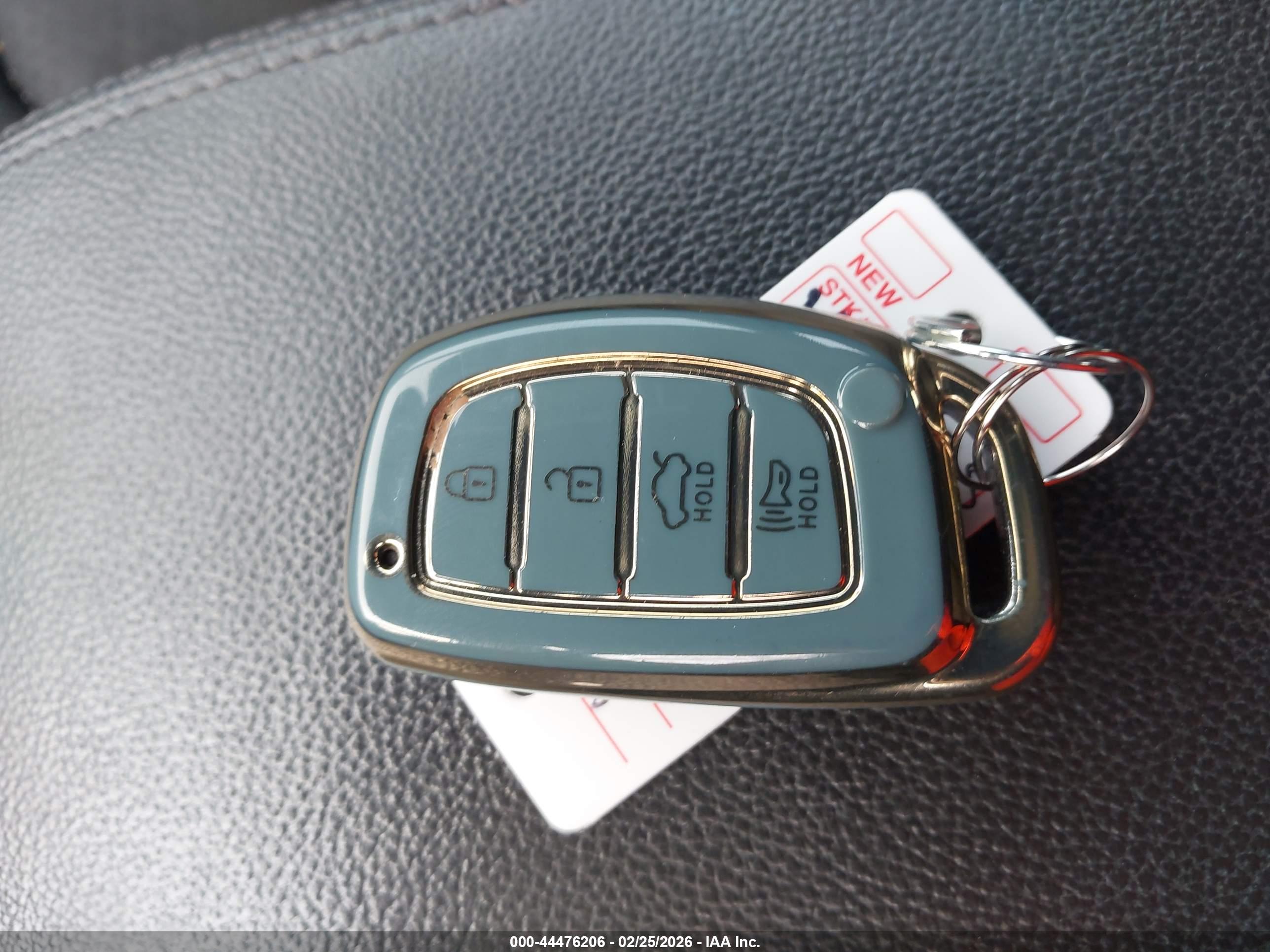 HYUNDAI ELANTRA image 11