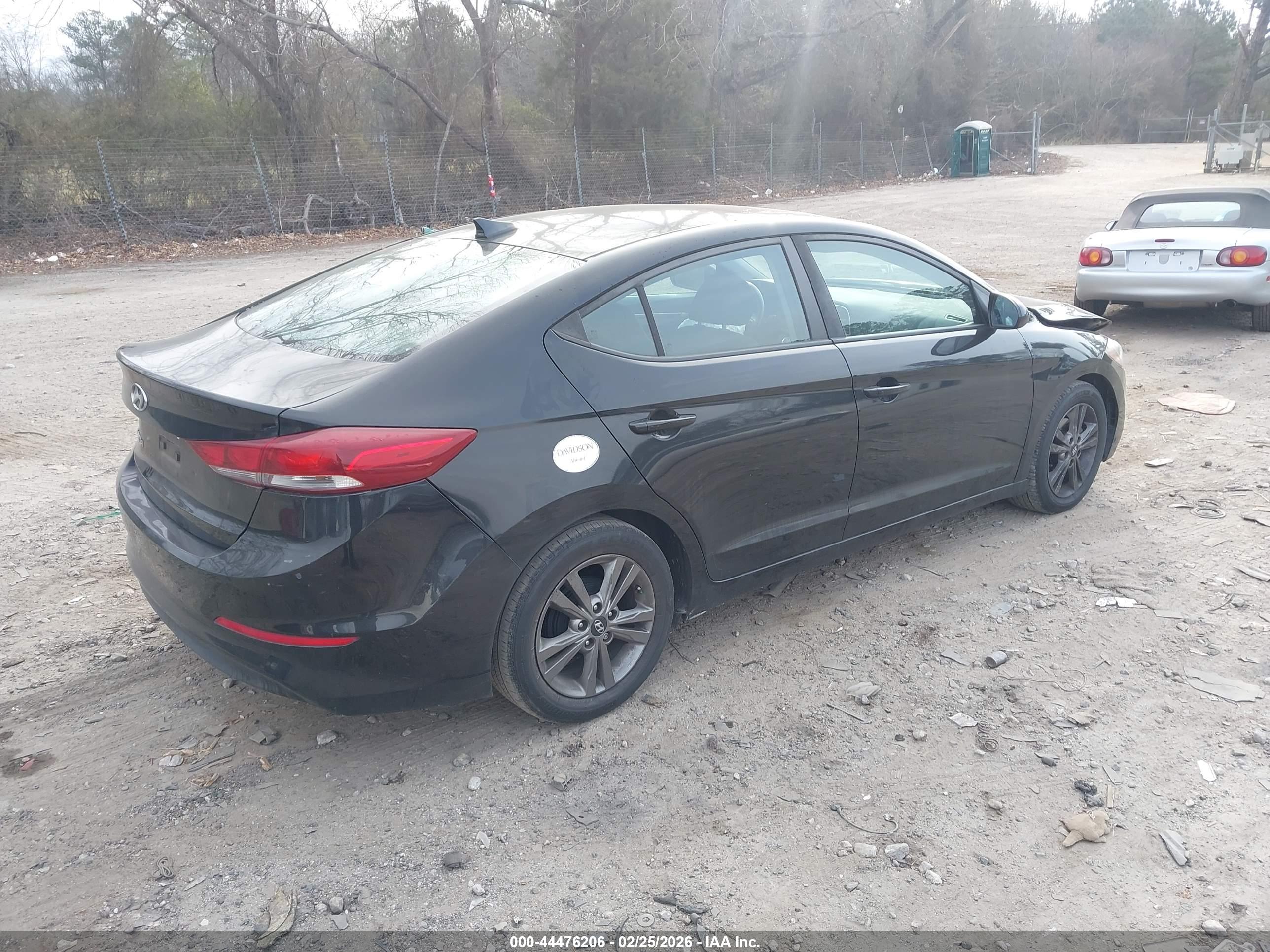 HYUNDAI ELANTRA image 4