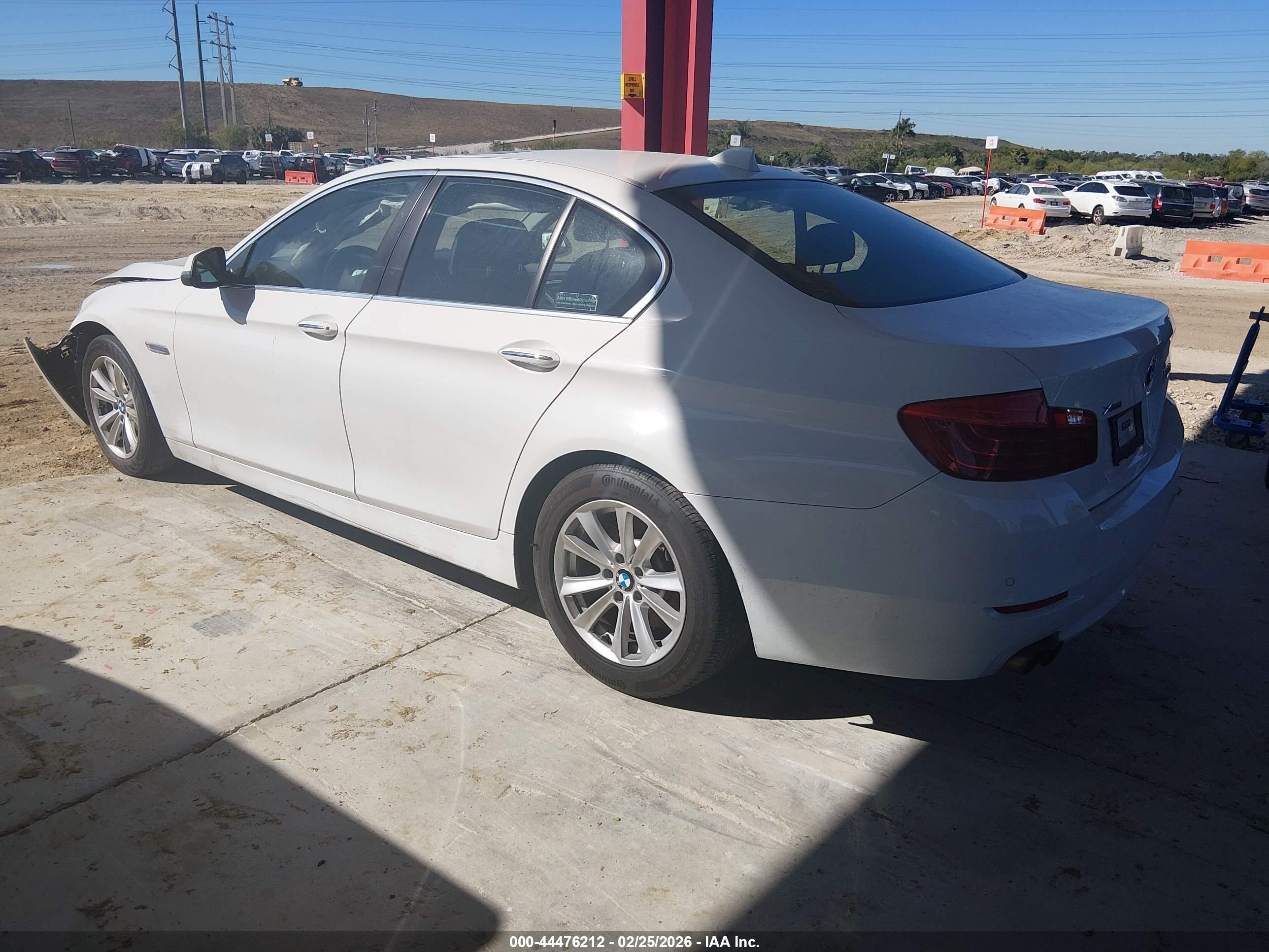 BMW 528I image 3