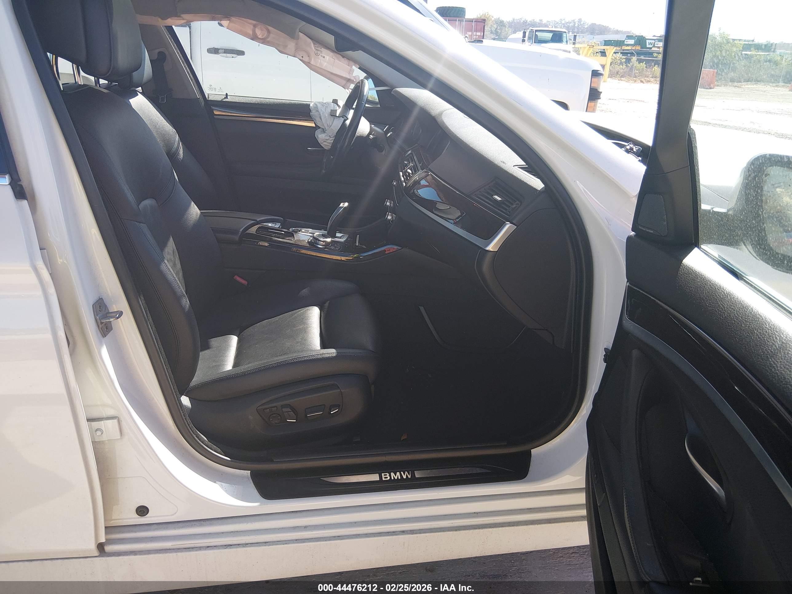 BMW 528I image 5