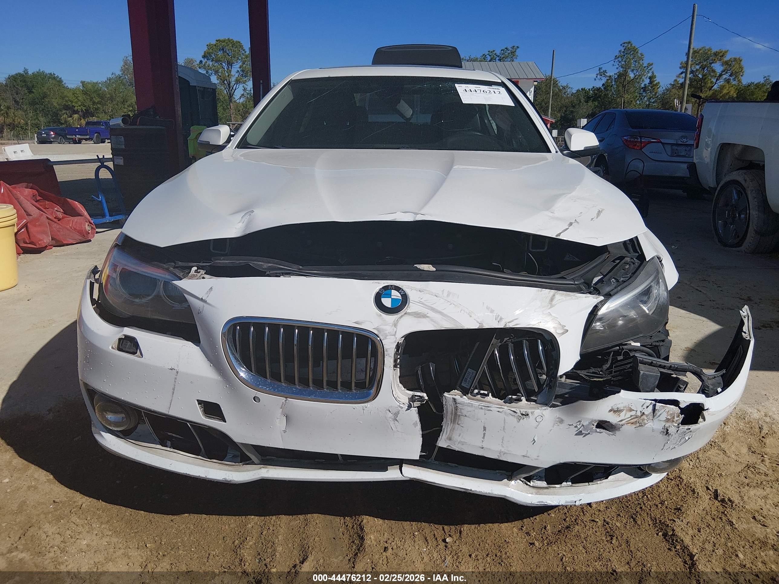 BMW 528I image 6