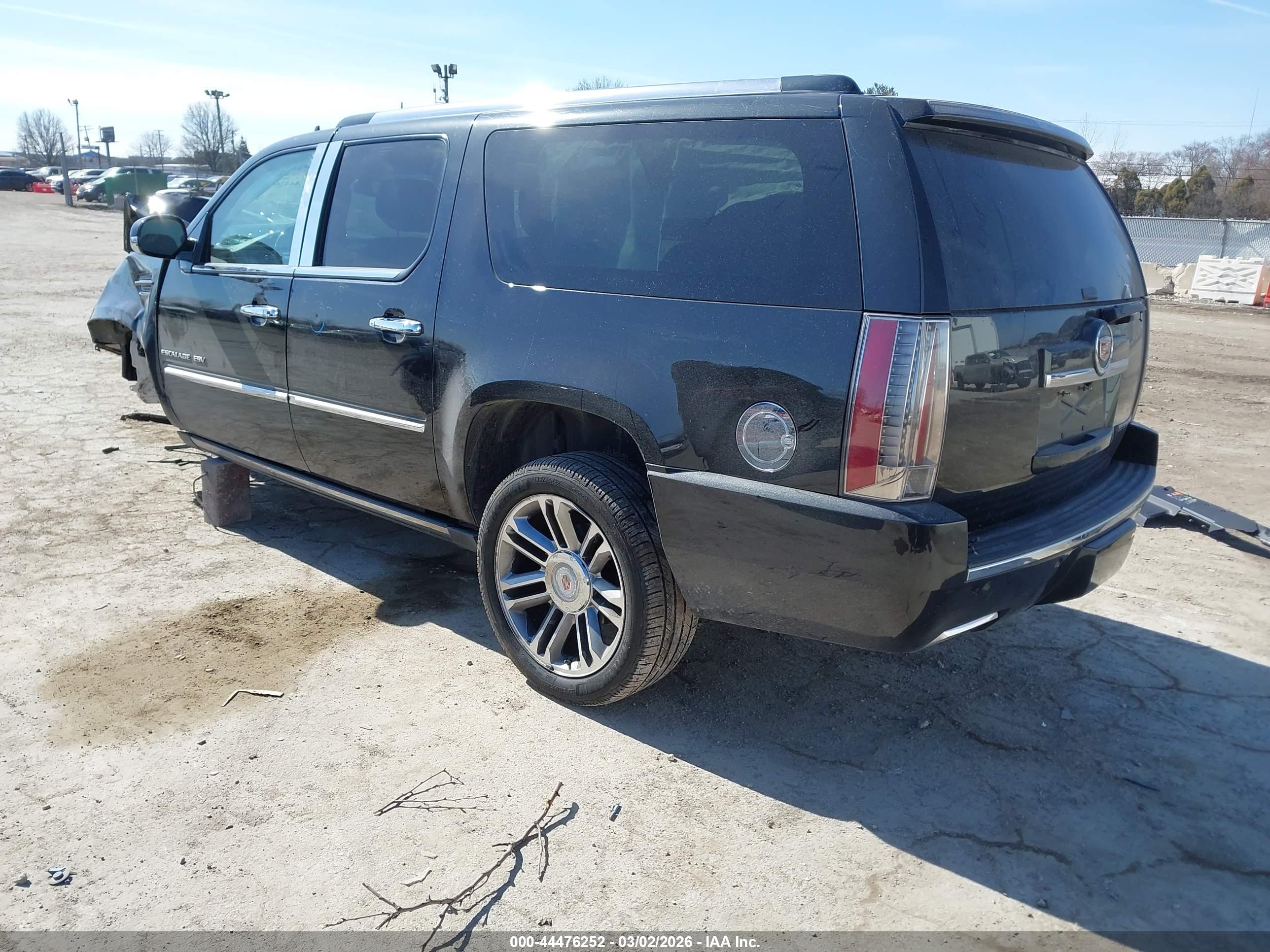 CADILLAC ESCALADE image 3