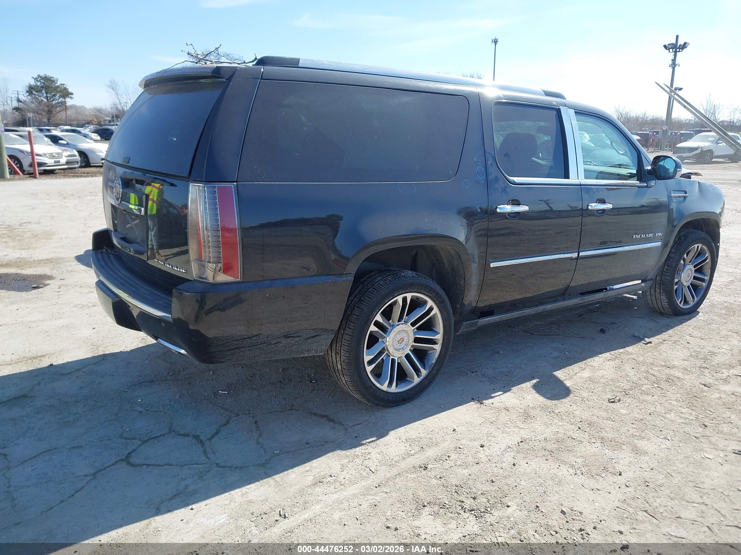 CADILLAC ESCALADE image 4