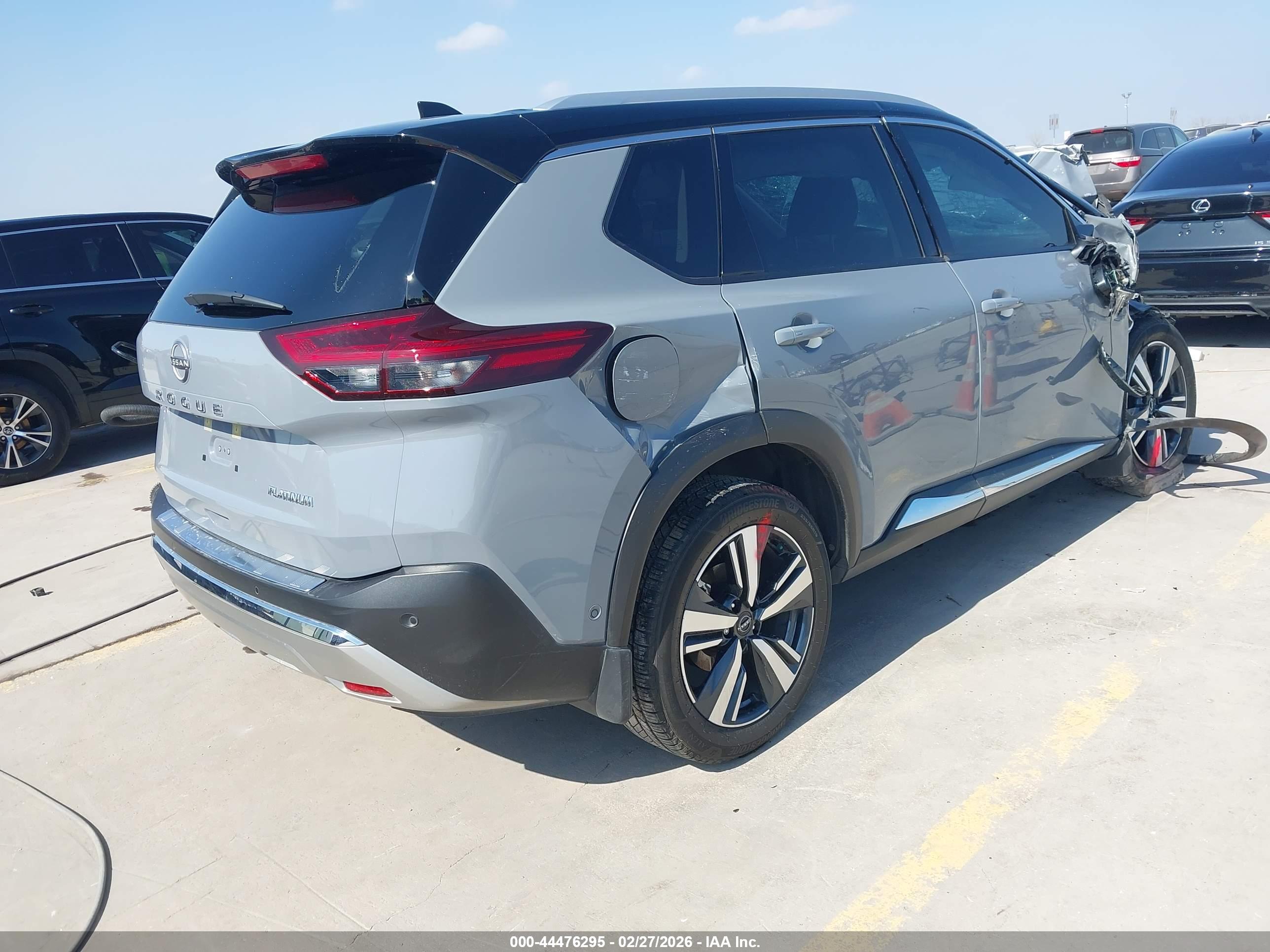 NISSAN ROGUE image 4
