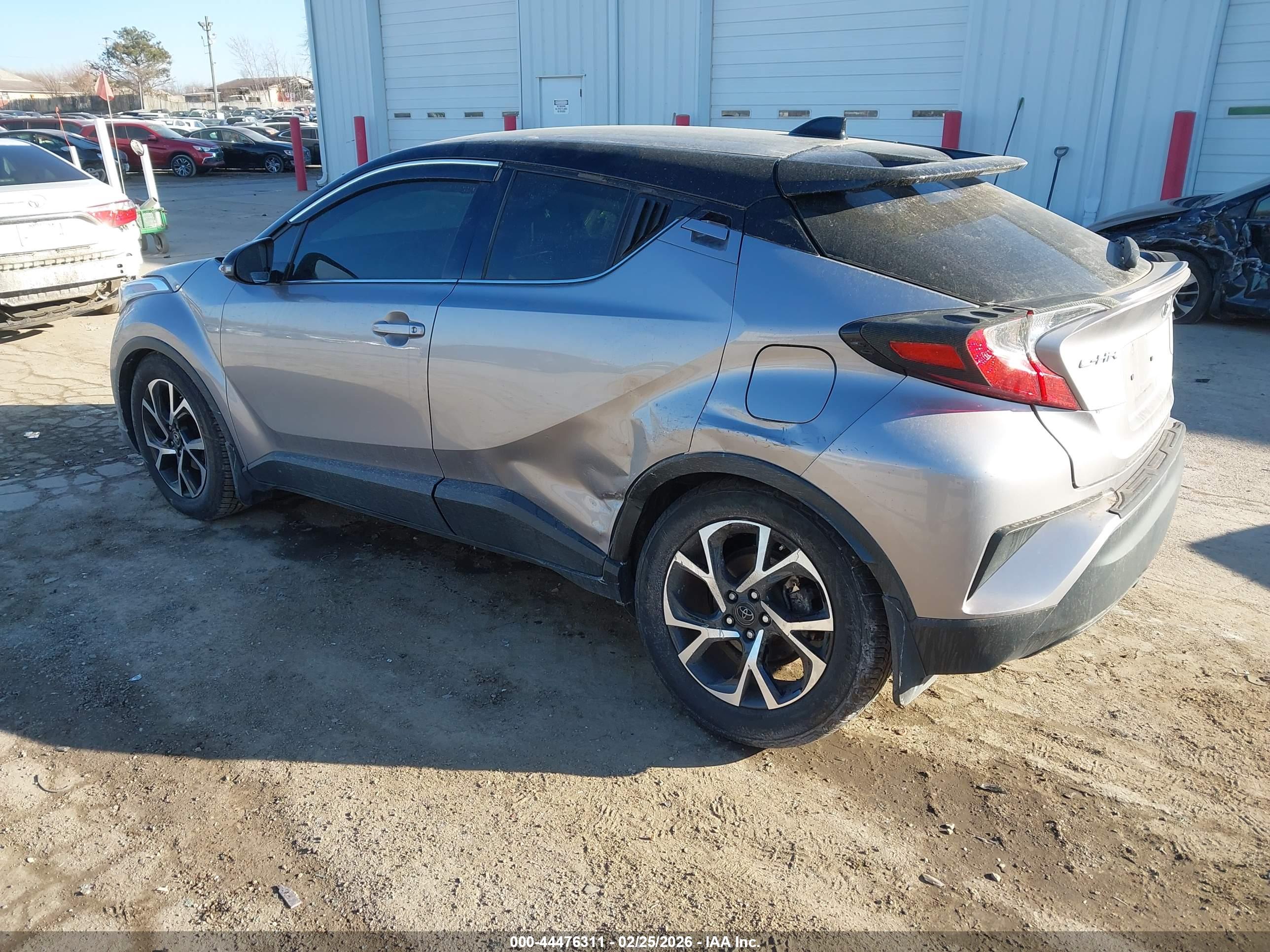 TOYOTA C-HR image 3
