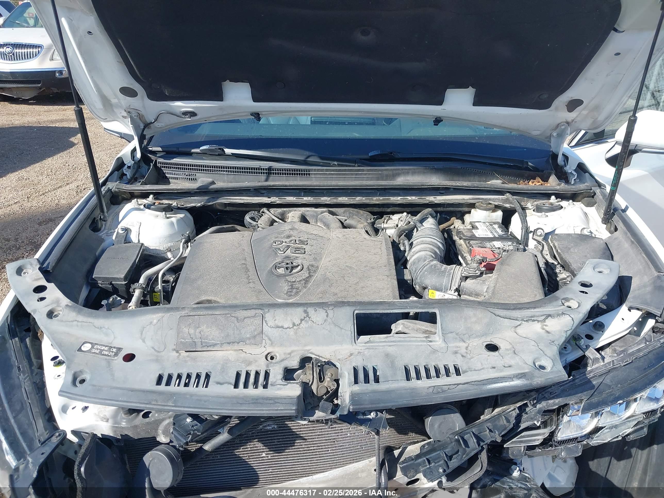 TOYOTA AVALON image 10